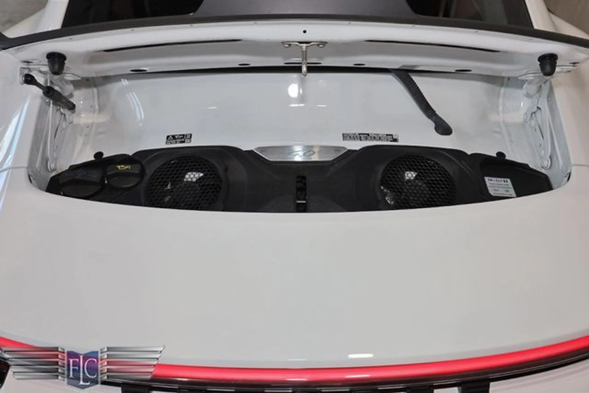 mph034_903702650_used_2024_porsche_911_gt3coupewtouringpackage_9689_23060491_39_640_5100298450