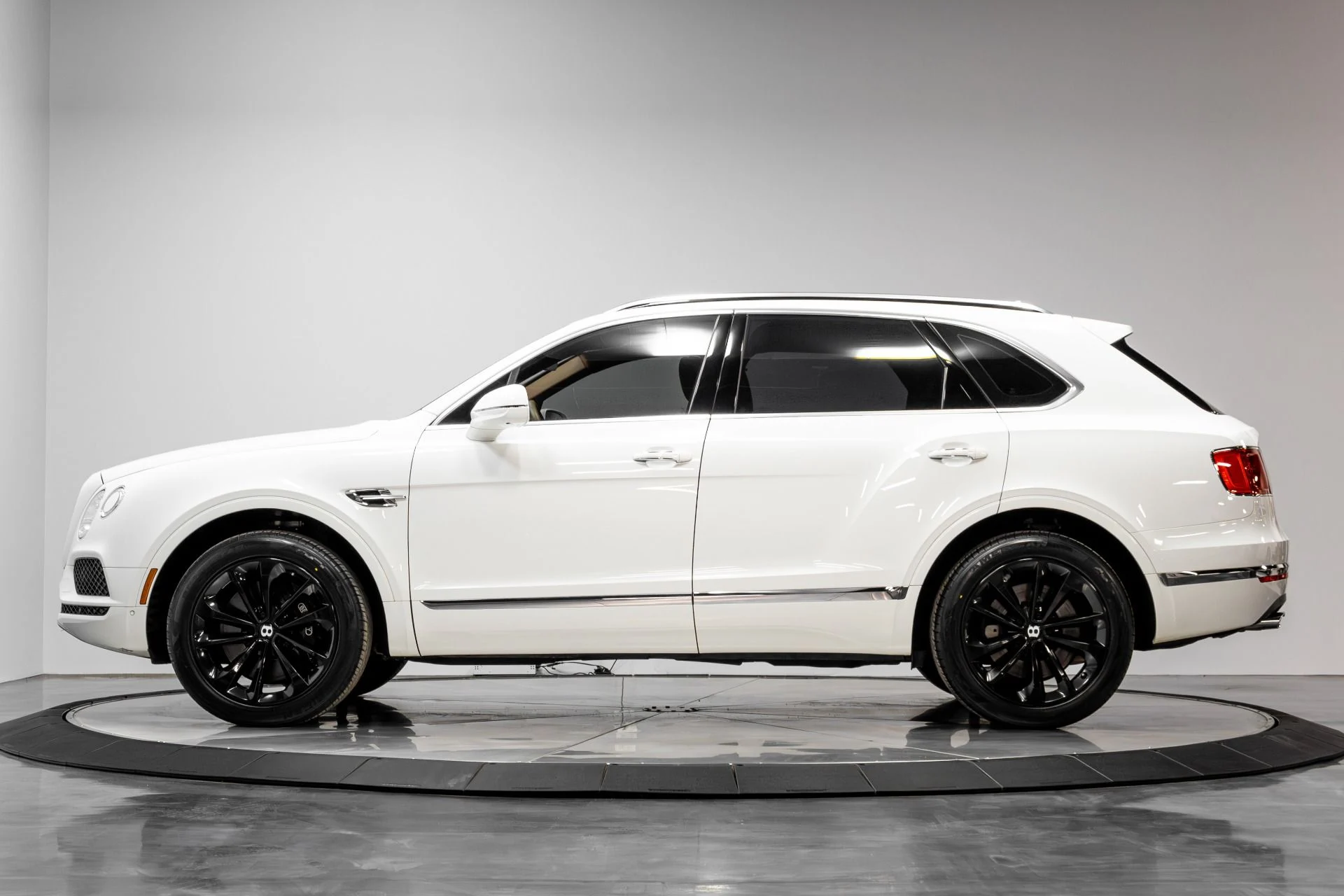 mph034_910357783_Used_2019_Bentley_Bentayga_V8_1771459975_b8364b07fe