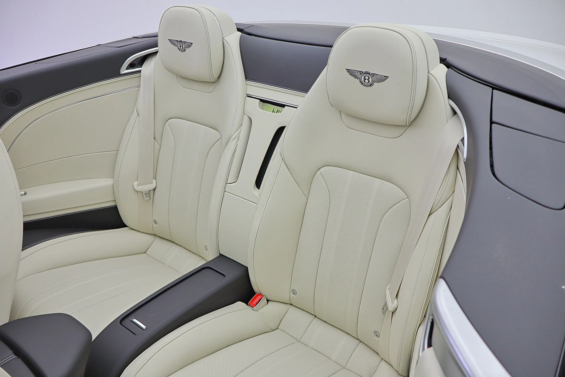 mph034_913685334_New_2026_Bentley_Continental_GTC_9eb601ee7c