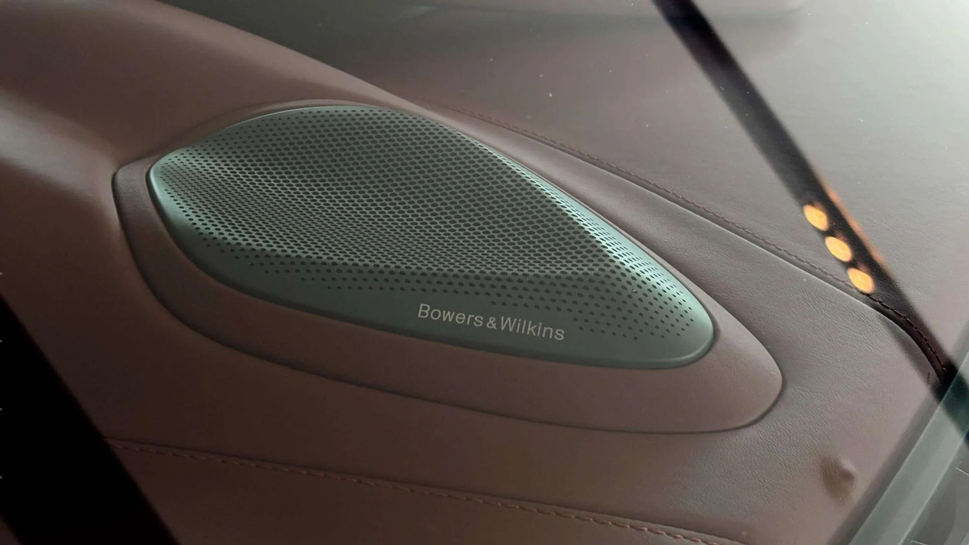 mph034_925182637_b2297435_b6a2_4307_a503_c711cddd6e45_428dd8571b