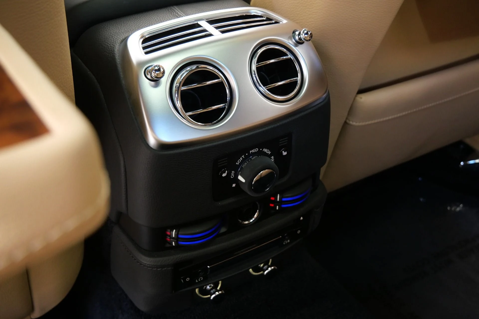 mph034_941506268_Used_2013_Rolls_Royce_Ghost_Rear_Theatre_Configuration_Sunroof_Picnic_Tables_1765817779_955598b99b