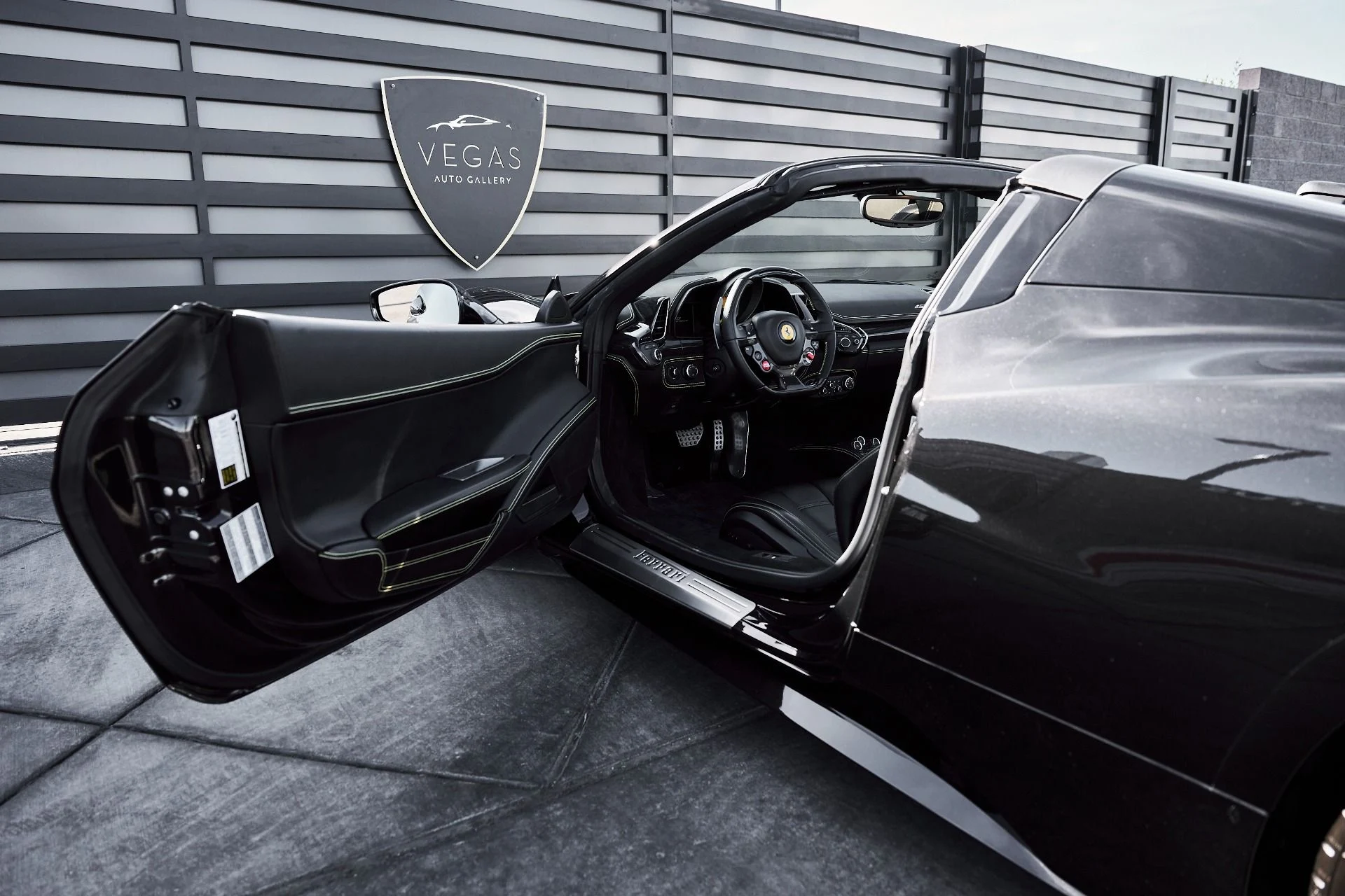 mph034_963533894_Used_2015_Ferrari_458_Spider_Base_1777010249_39528259ec