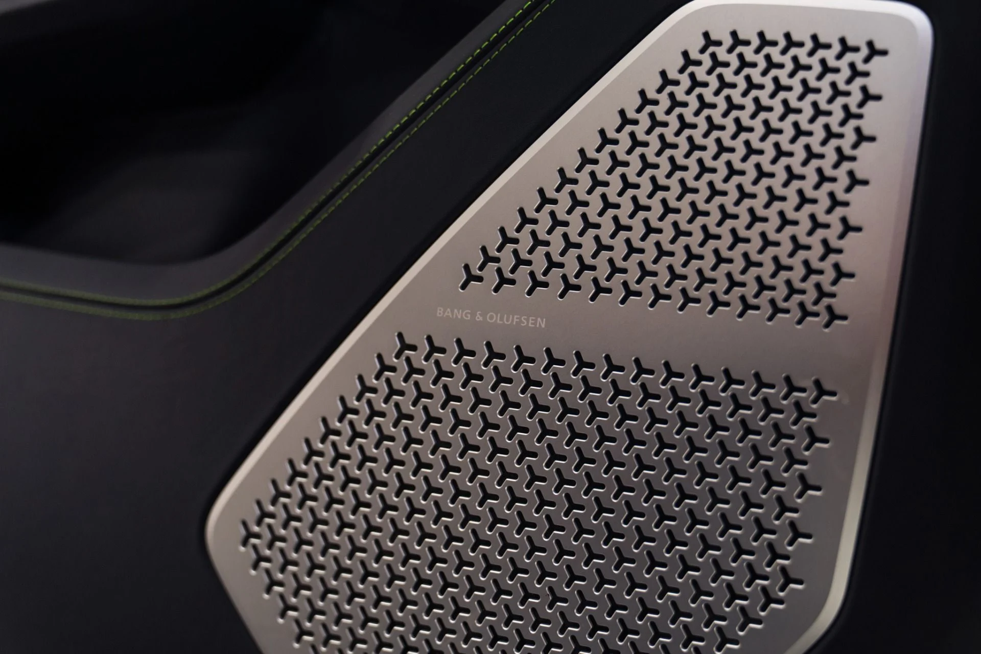 mph034_966559331_Used_2022_Lamborghini_Urus_FULL_CARBON_EXTERIOR_MASSIVE_MSRP_1786214516_e2988fbc25