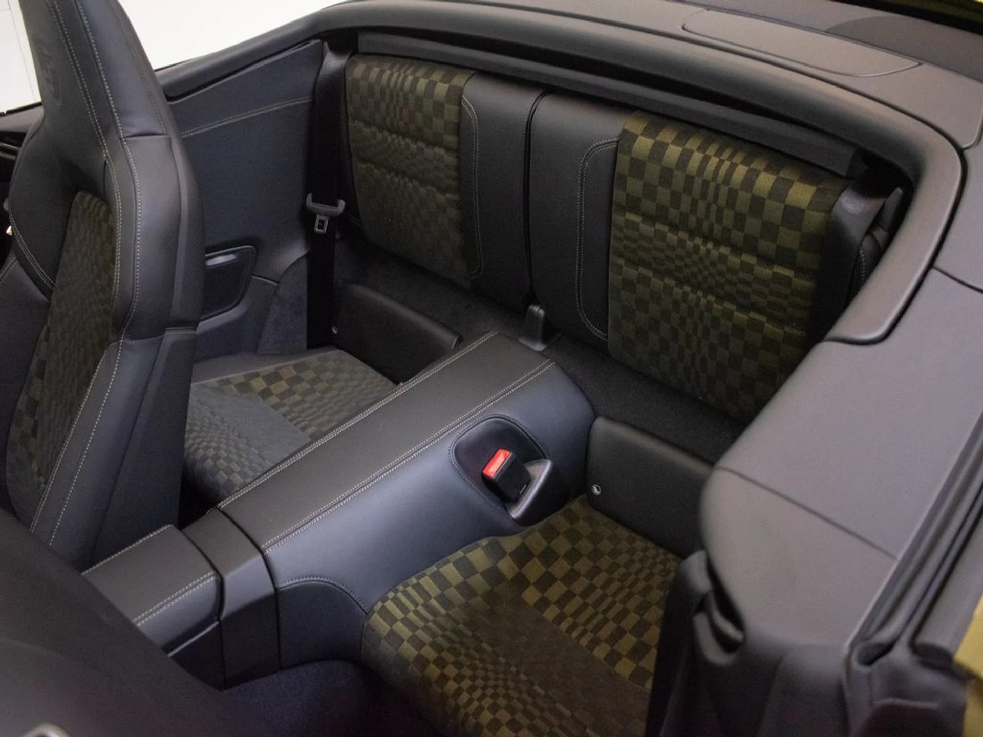 mph034_967611885_3a105fb27fe27fd323d6ce0fa0c68b1ex_b040a92a4c