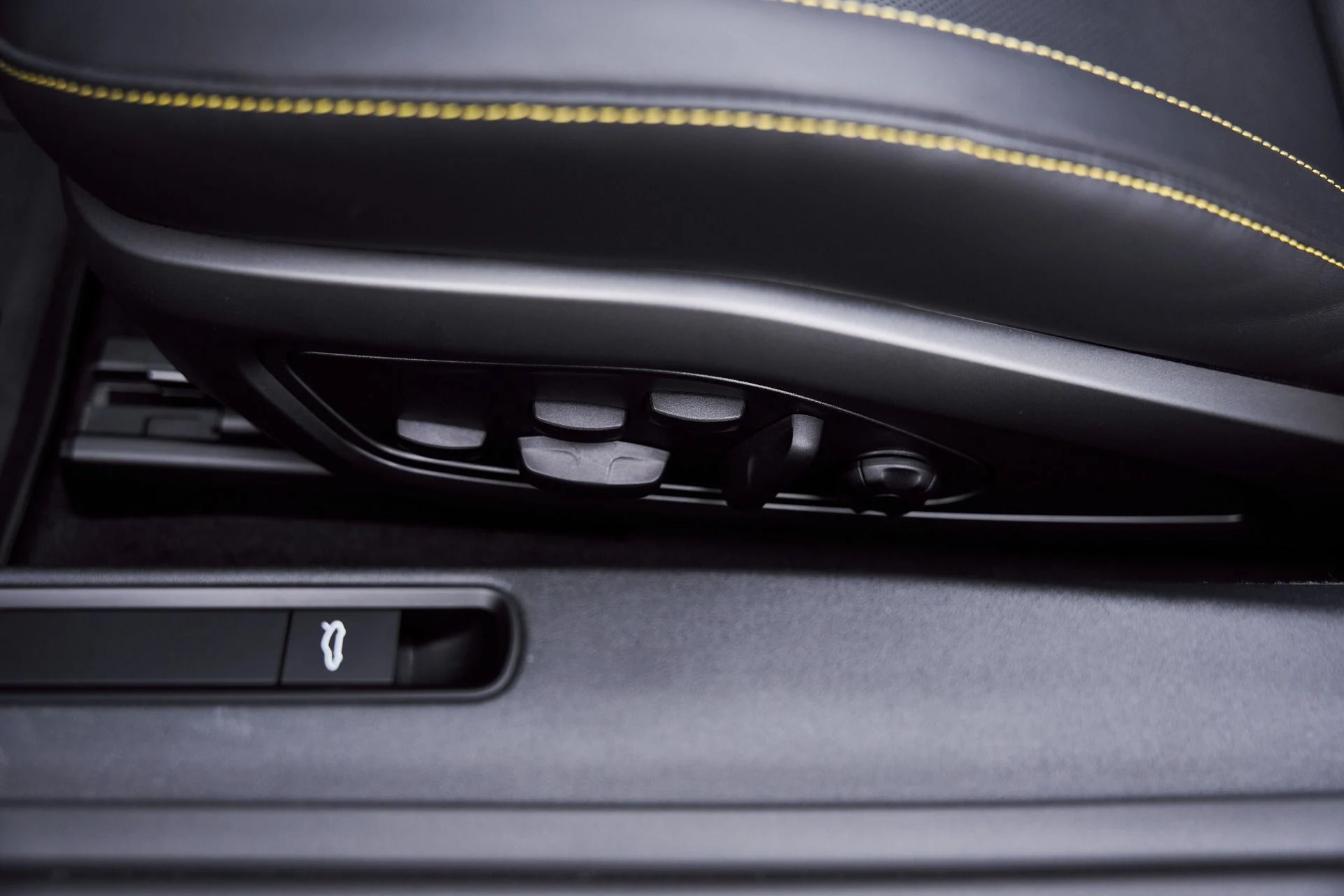 mph034_967904305_Used_2025_Porsche_911_Turbo_S_1770776360_434cfa28a8