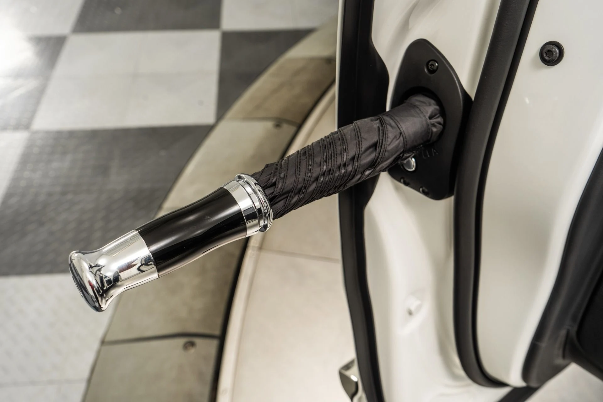 mph034_968277686_Used_2020_Rolls_Royce_Cullinan_Polished_22_Wheels_Rear_Theatre_Configuration_Rolls_Royce_Bespoke_Audio_1771596522_fbb264abe1