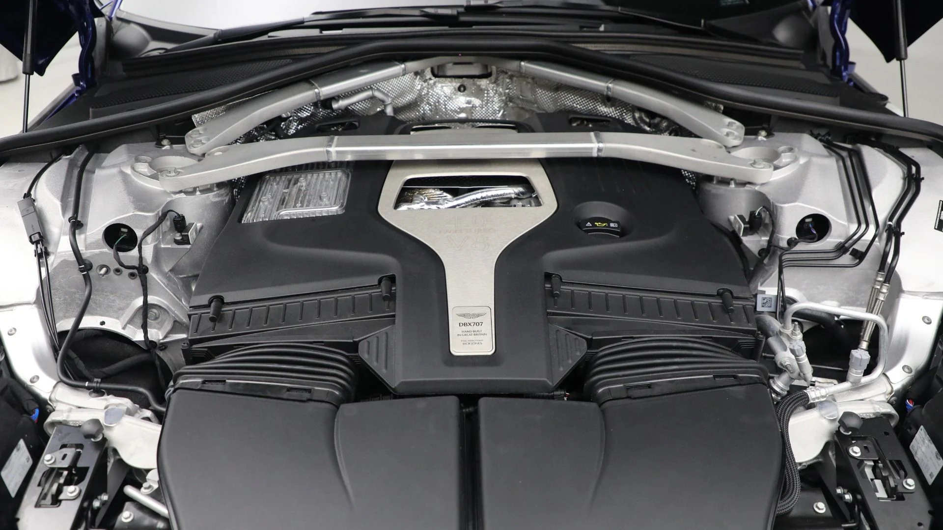 mph034_96861439_New_2025_Aston_Martin_DBX_707_707_a67b74d620