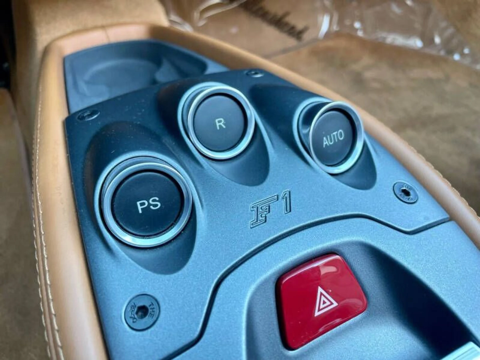 mph034_970424178_2013_ferrari_458_spider_base_2dr_convertible_94c956eefc