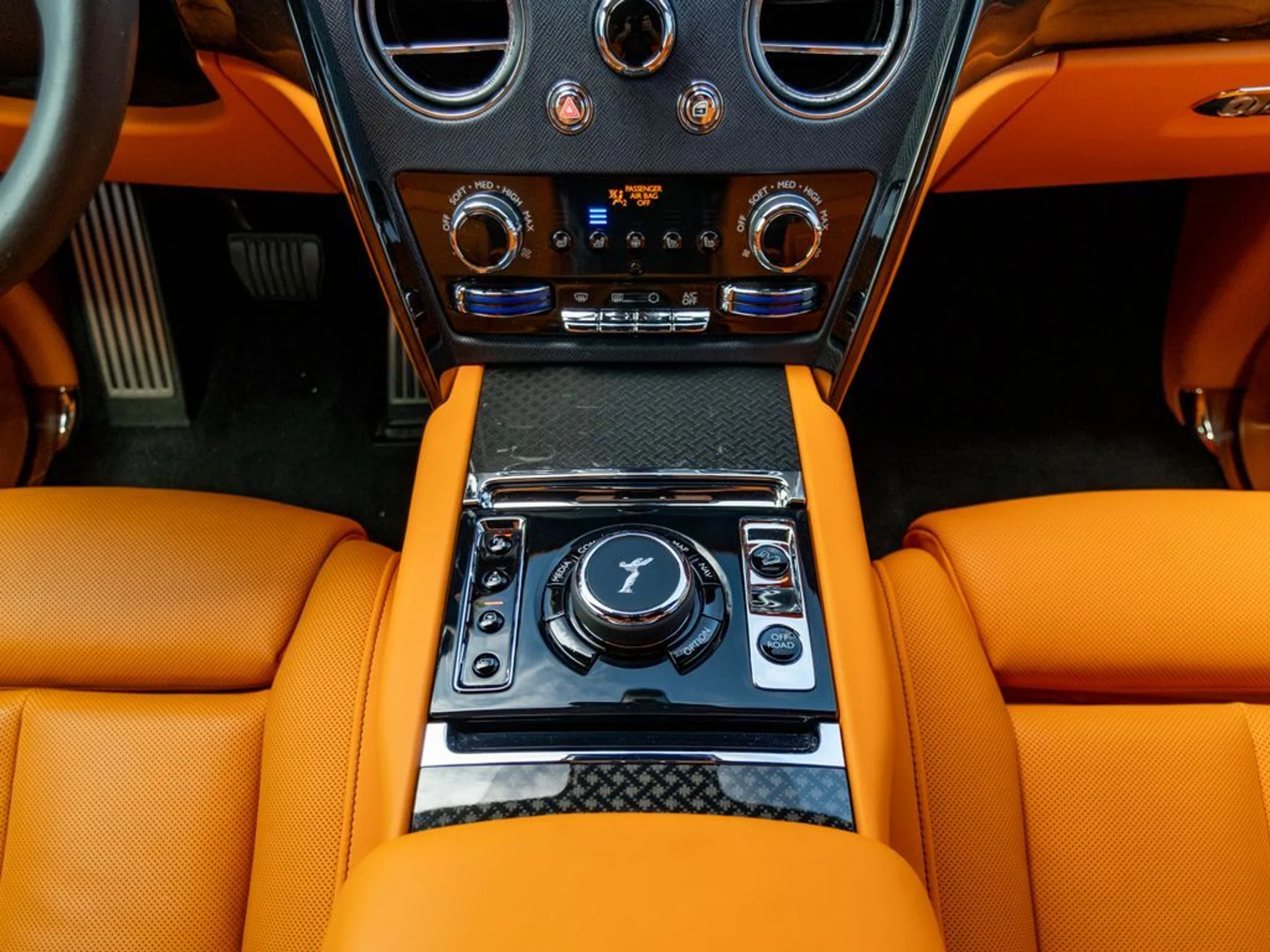 mph034_976179463_5d6e4e24fc18045bc6ba860df25b534cx_44ca5984a4