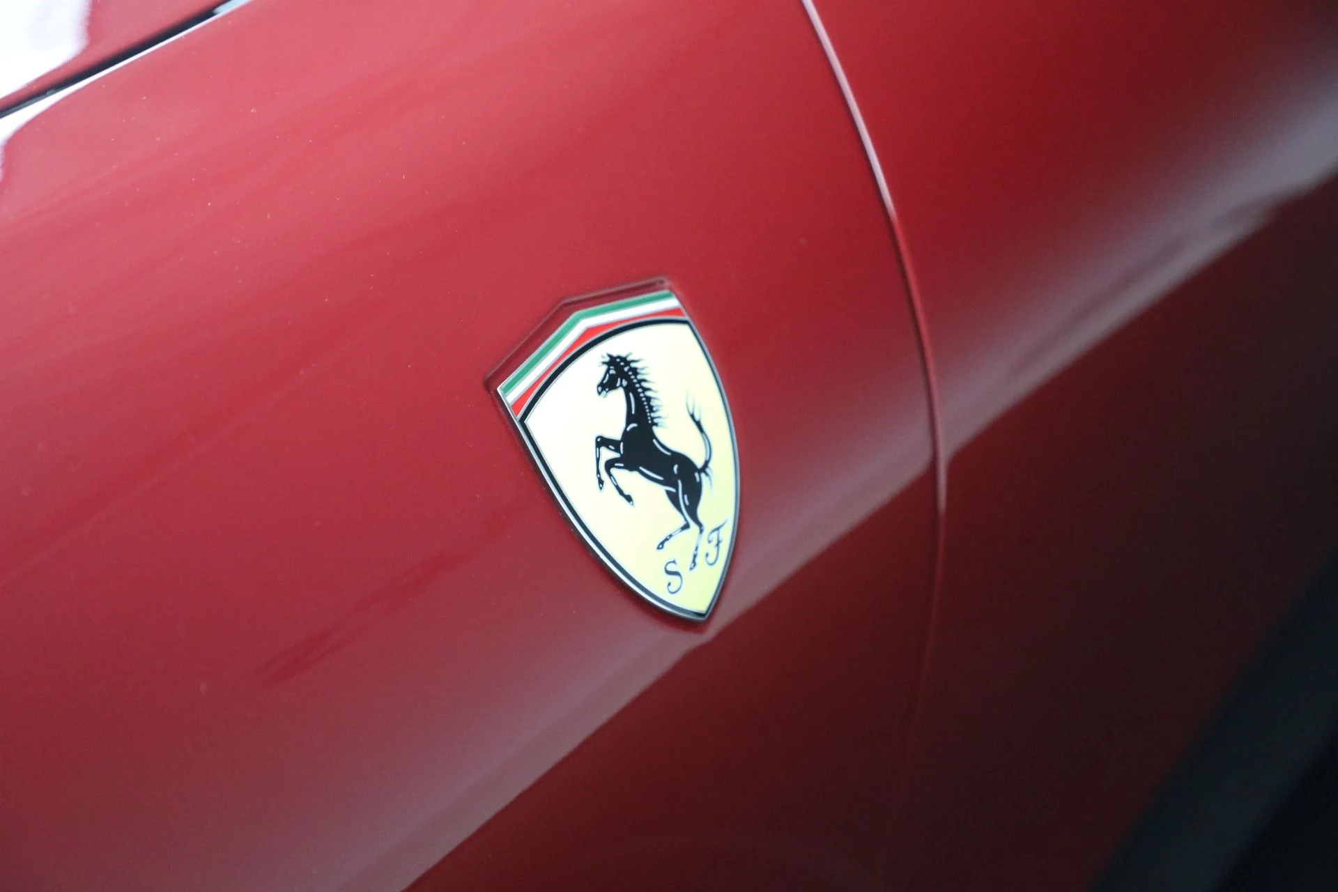 mph034_977380709_Used_2025_Ferrari_Roma_Spider_1777992623_c33c875778