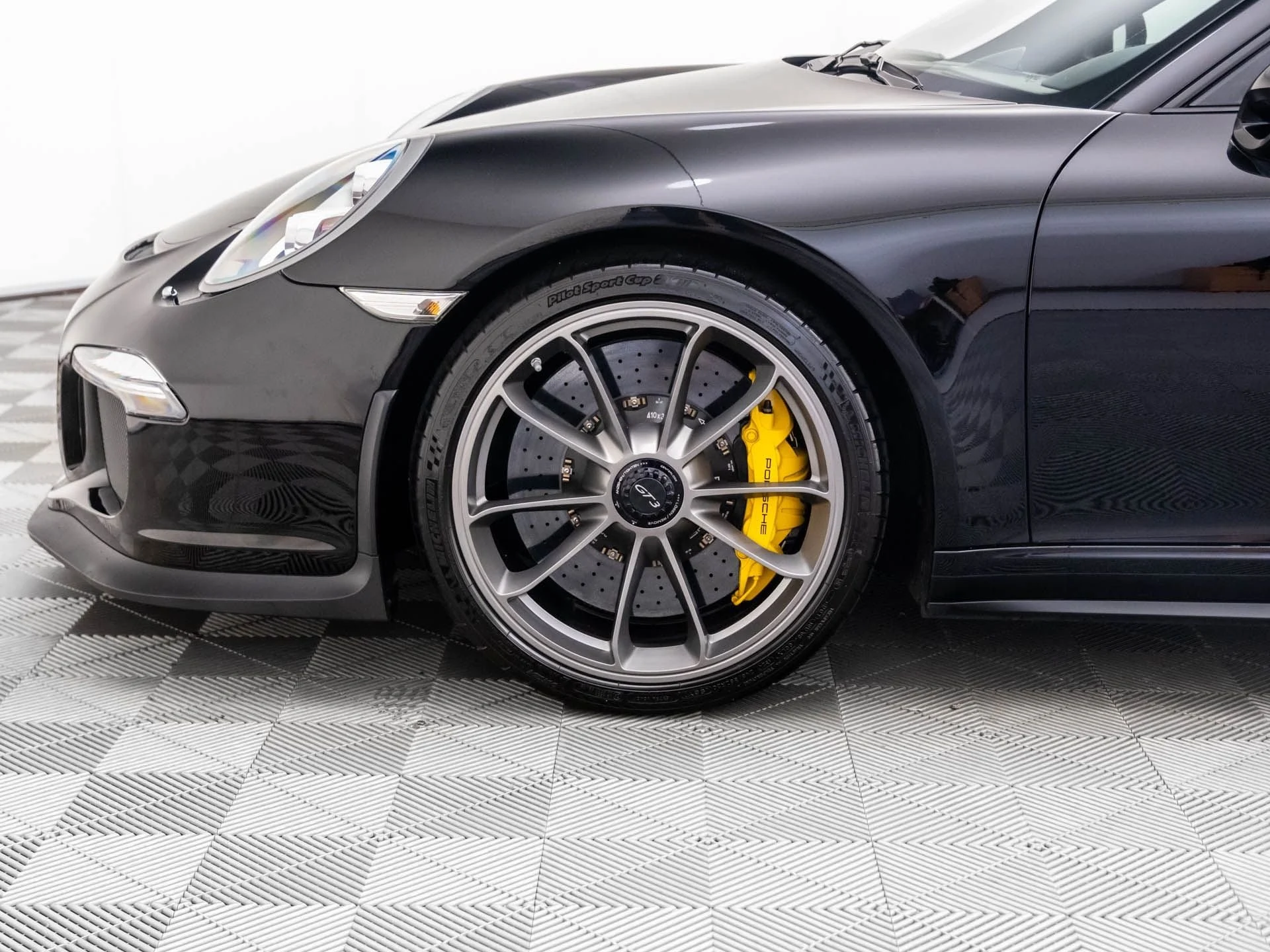 mph034_983405628_db6dbed836b4a9e431e9a9c512c2cfdbx_ade3291cda