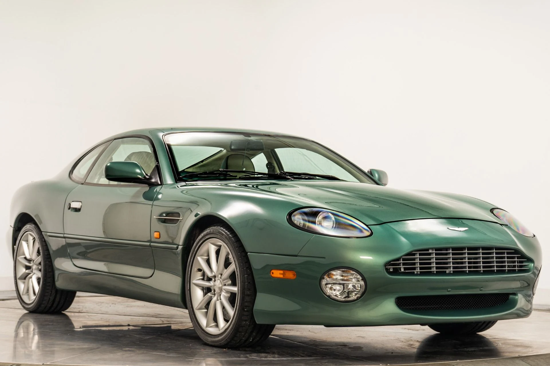 mph034_984119621_Used_2001_Aston_Martin_DB_7_V12_Vantage_1760468249_1112e204f0