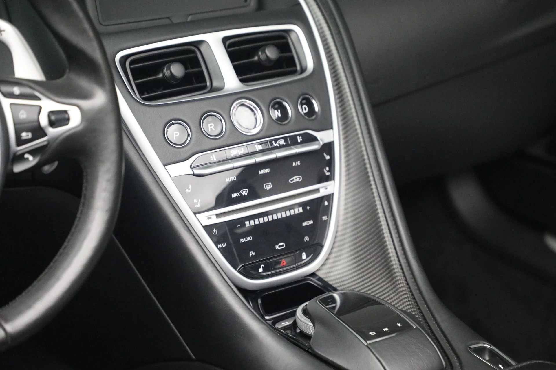 mph034_99045406_Used_2019_Aston_Martin_DB_11_Volante_1781362325_a2415f70ad