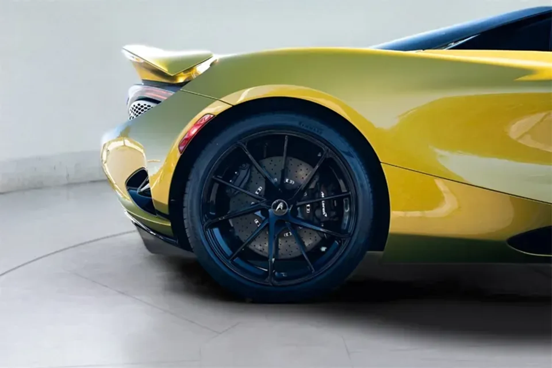 mph034_990691306_O_Ae8_W1ohw_B0_A2a8_E_med_2c1a54104b