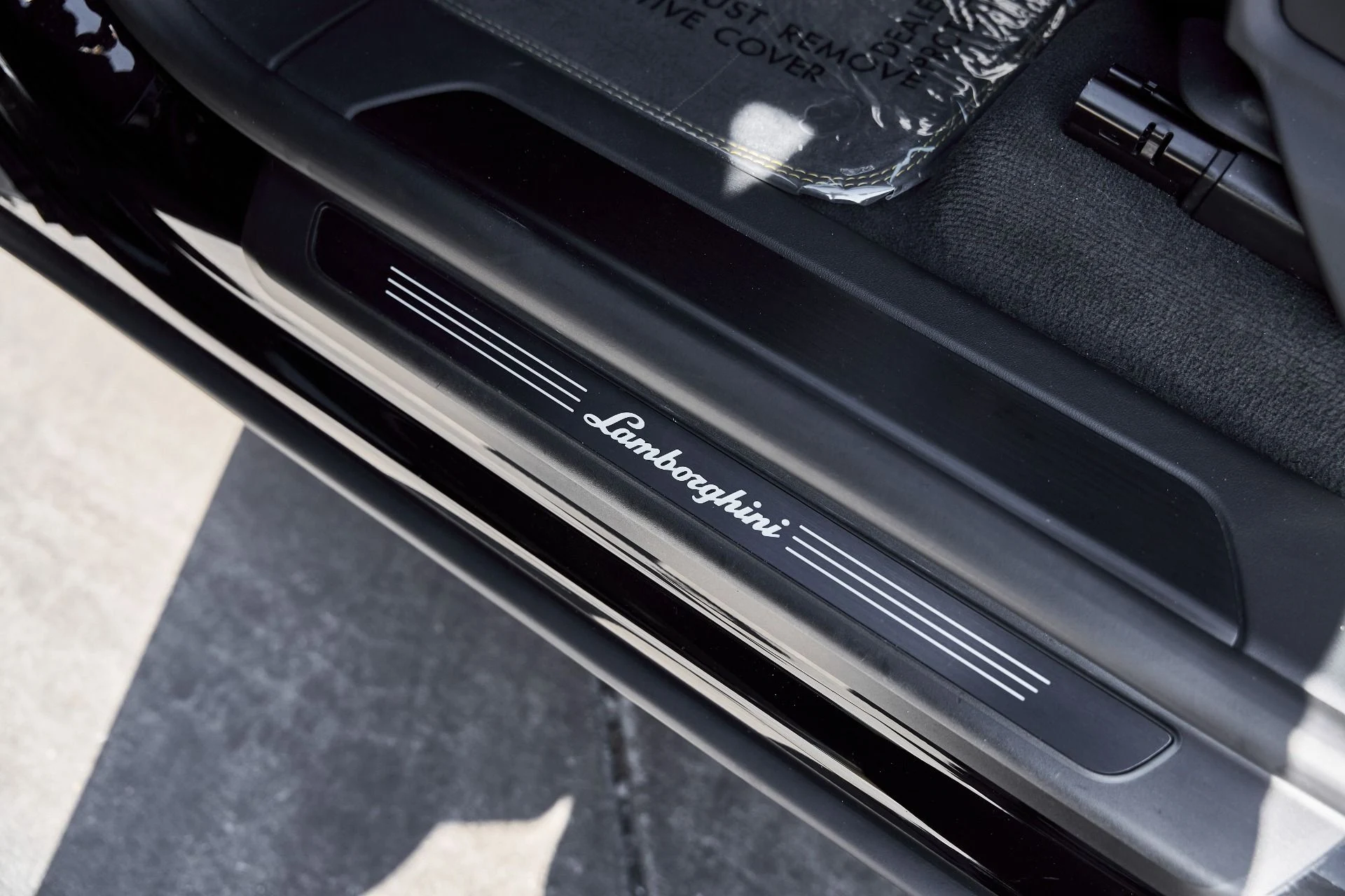 mph034_99308506_Used_2024_Lamborghini_Urus_S_1770085873_dc1e2f1663