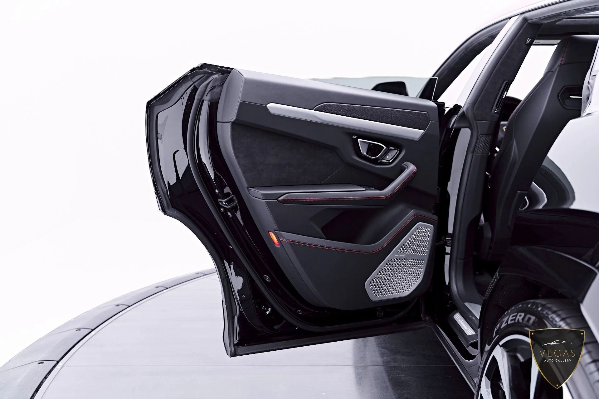 mph034_994244786_Used_2022_Lamborghini_Urus_1782338947_eacd1b698c