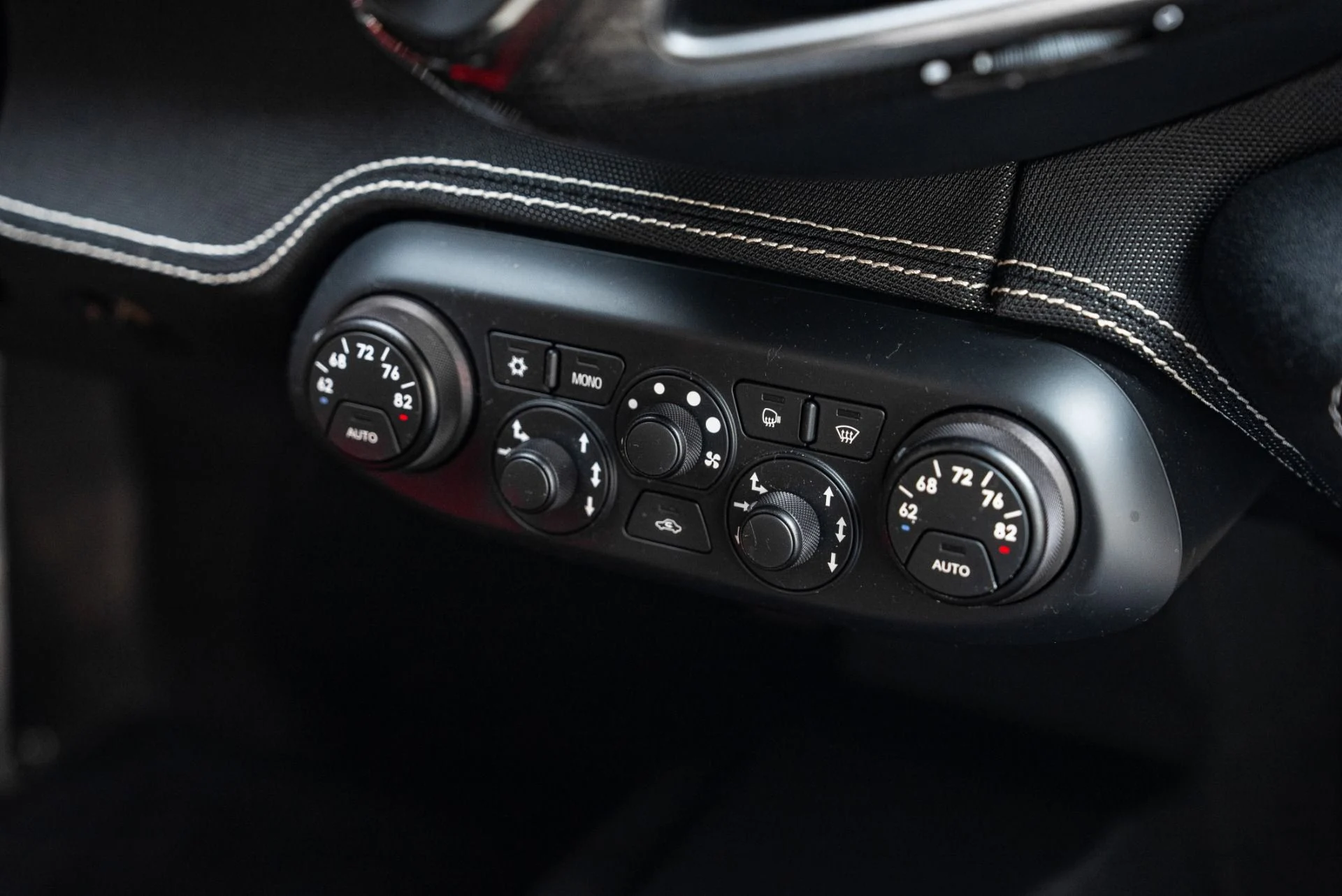 mph035_1021914072_Used_2015_Ferrari_458_Speciale_1766529310_6178edaf9b