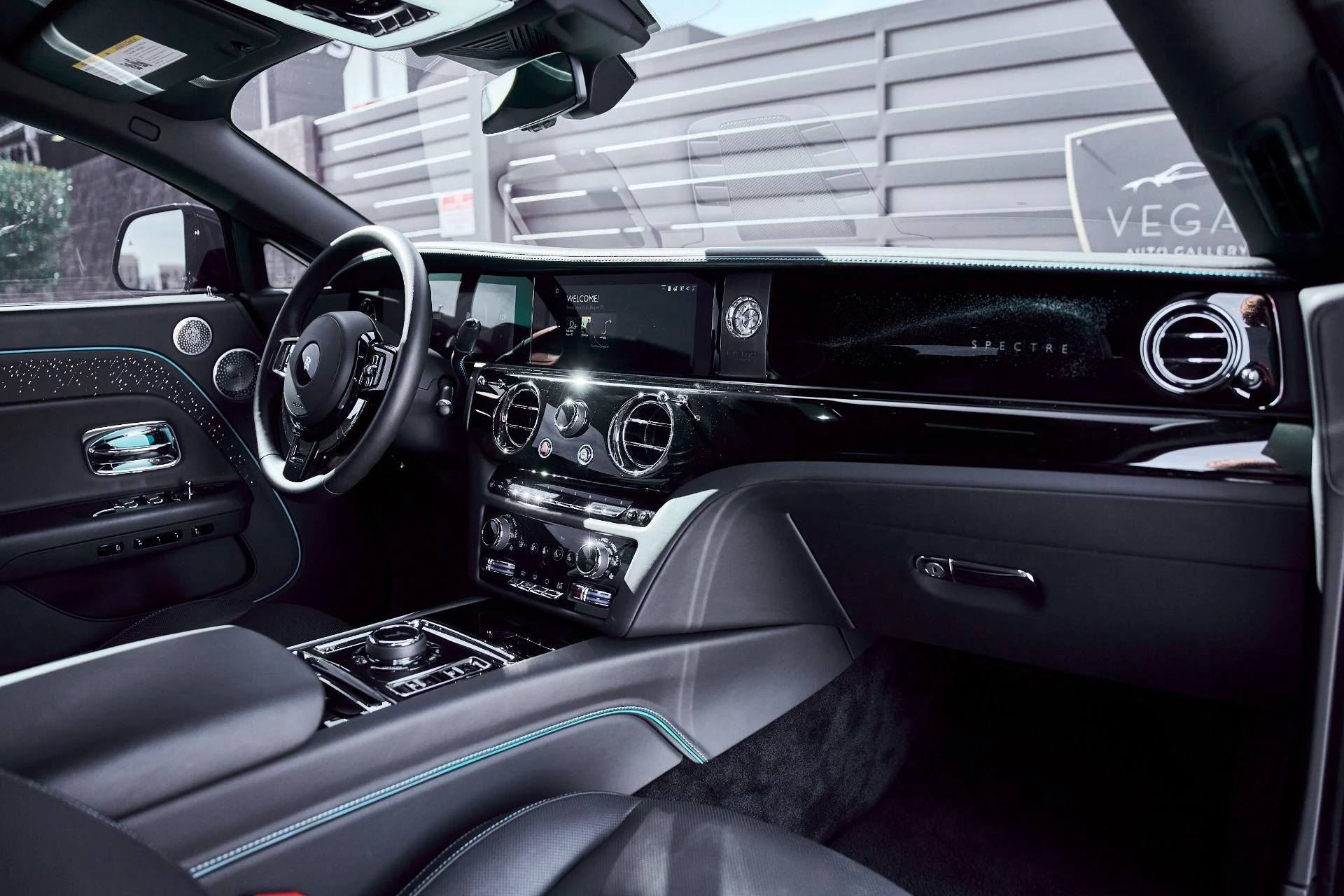 mph035_1022735853_Used_2025_Rolls_Royce_Spectre_Base_1771642460_4782871ced