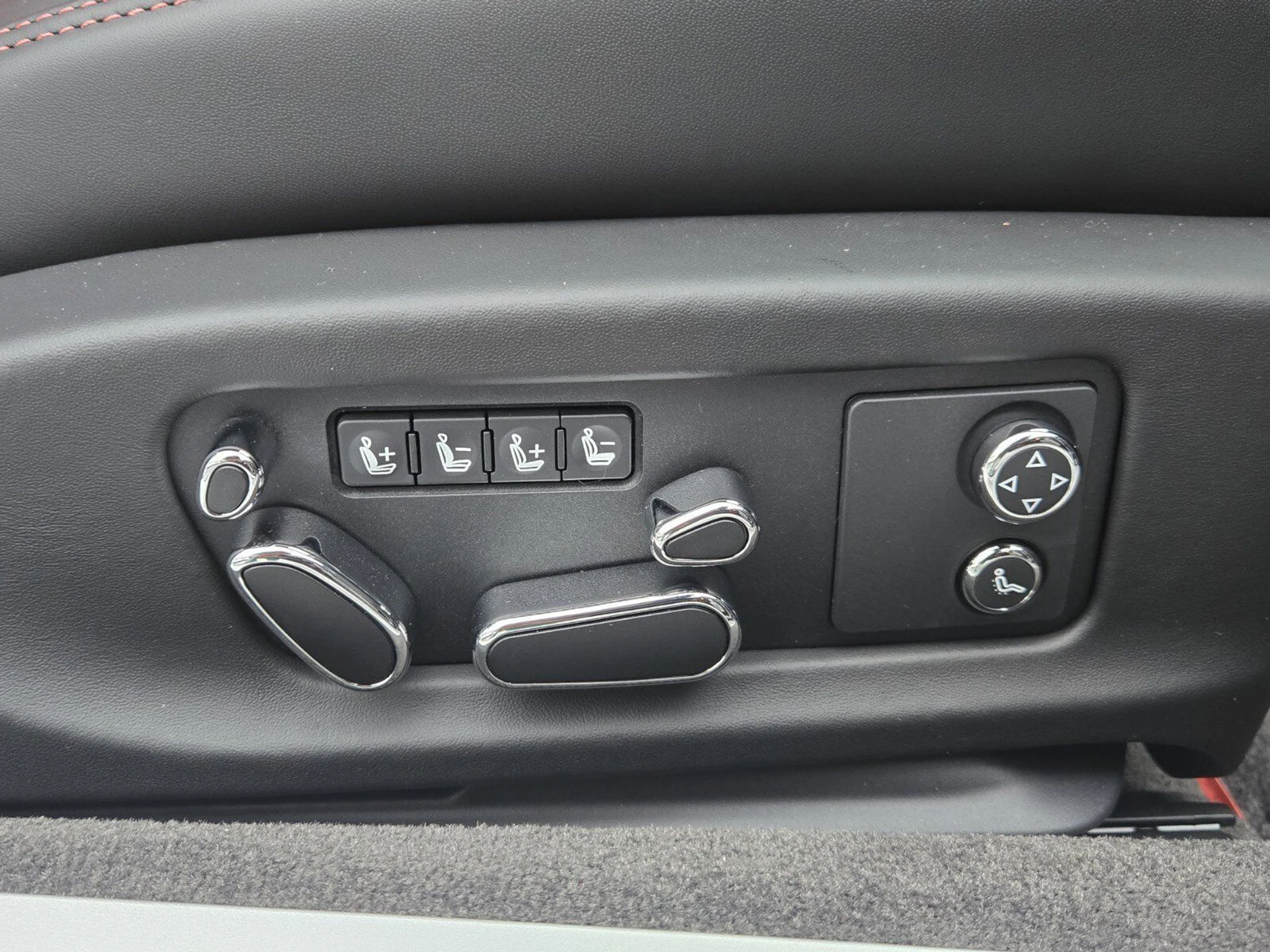 mph035_102837691_f9b9332f9a9e503c8f46250db627216dx_5bcecb4fc4