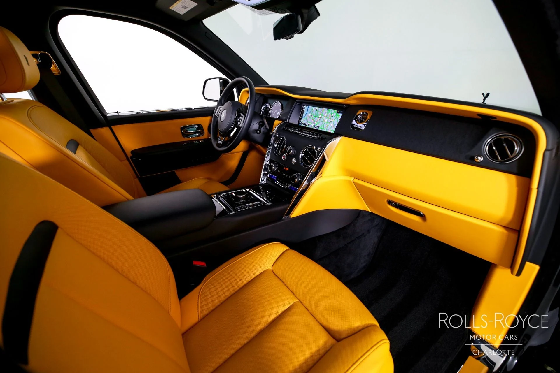 mph035_1031873707_Used_2024_Rolls_Royce_Cullinan_1764777967_85c7e605e3