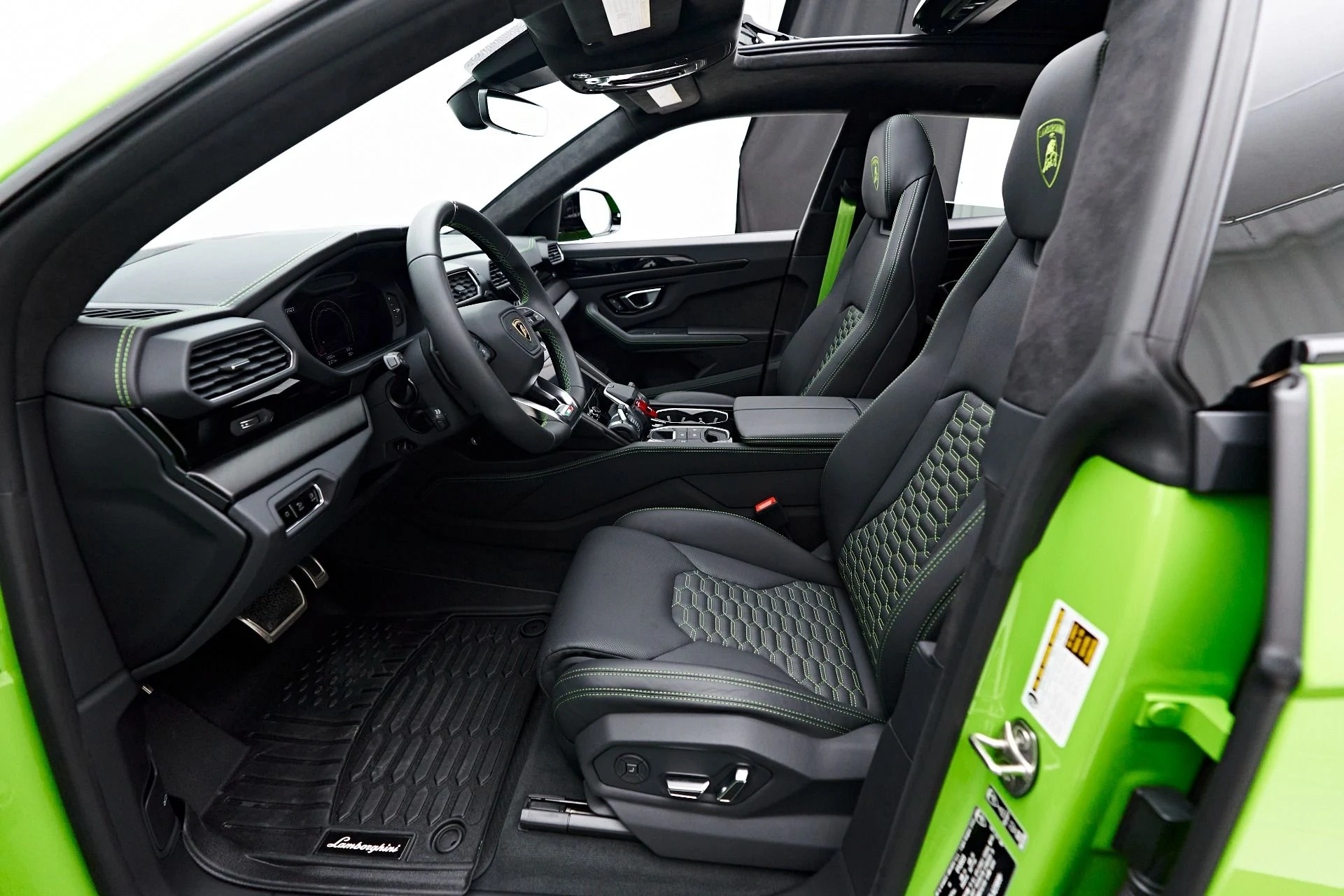 mph035_1032502559_Used_2023_Lamborghini_Urus_S_1692657144_f76f391a78