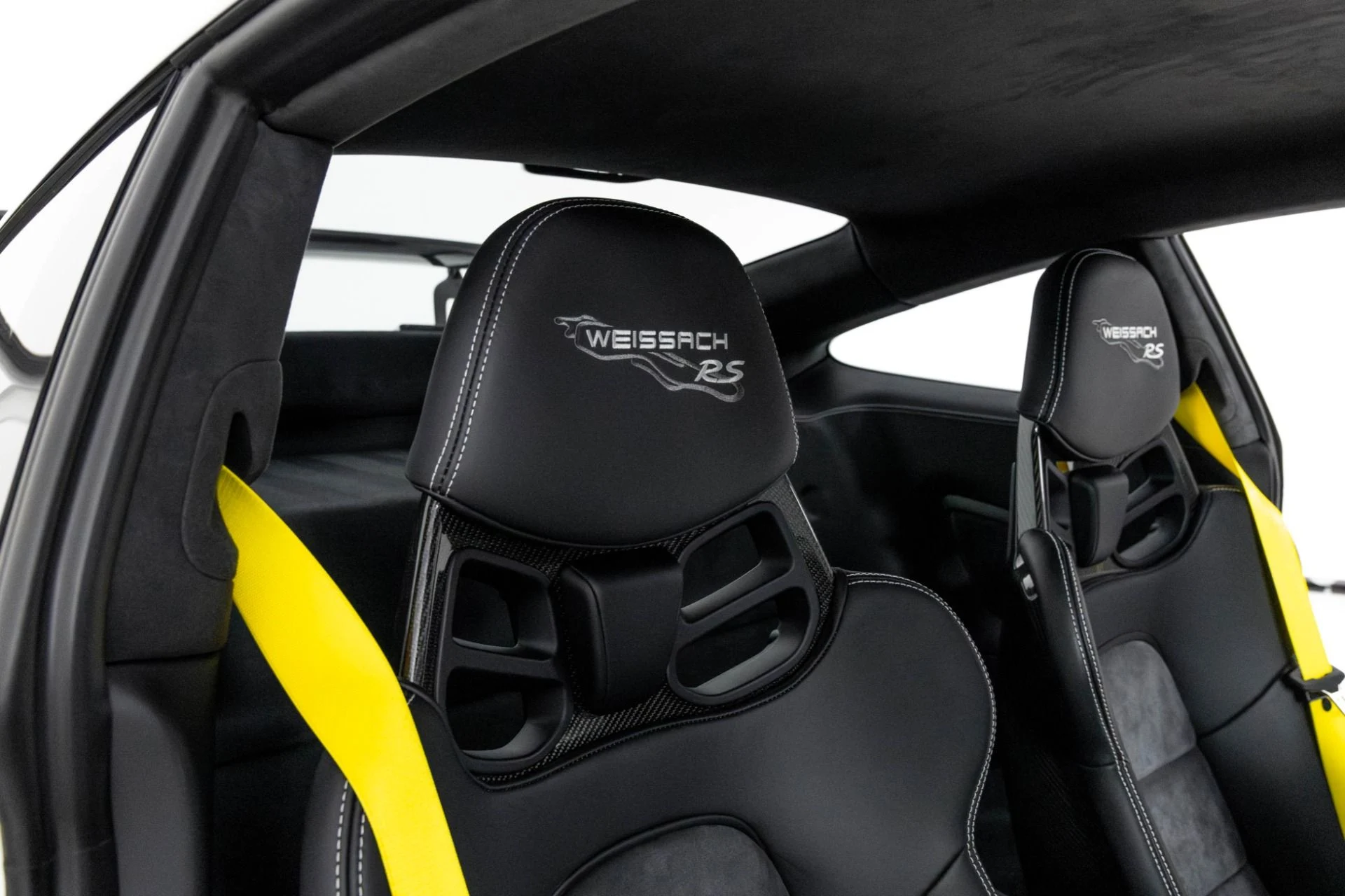 mph035_1034299816_Used_2018_Porsche_911_GT_2_RS_1762386677_8bff04146f