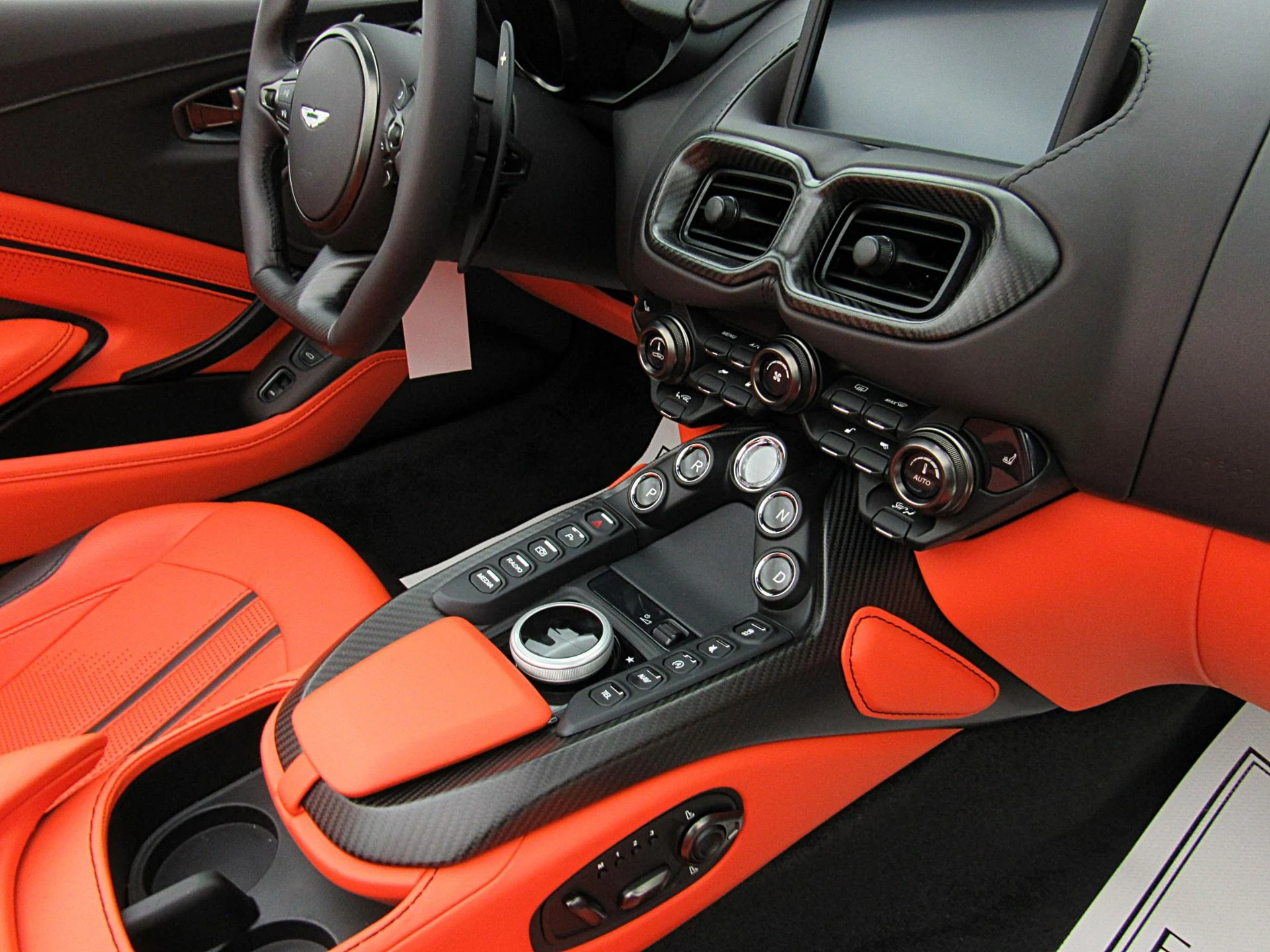 mph035_1050660458_Used_2023_Aston_Martin_Vantage_Roadster_90984ff2b8