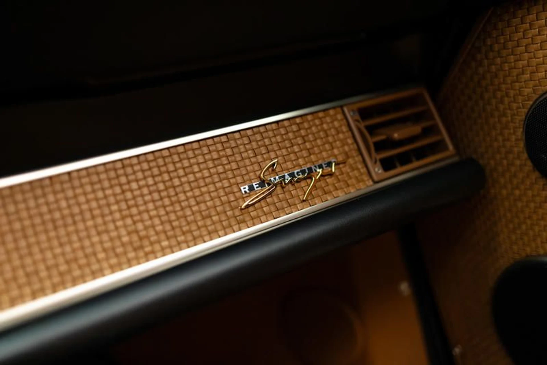 mph035_1054381000_58_E37_DCF_8308_4450_B8_CA_3983_D3_E76050_f680de31fe