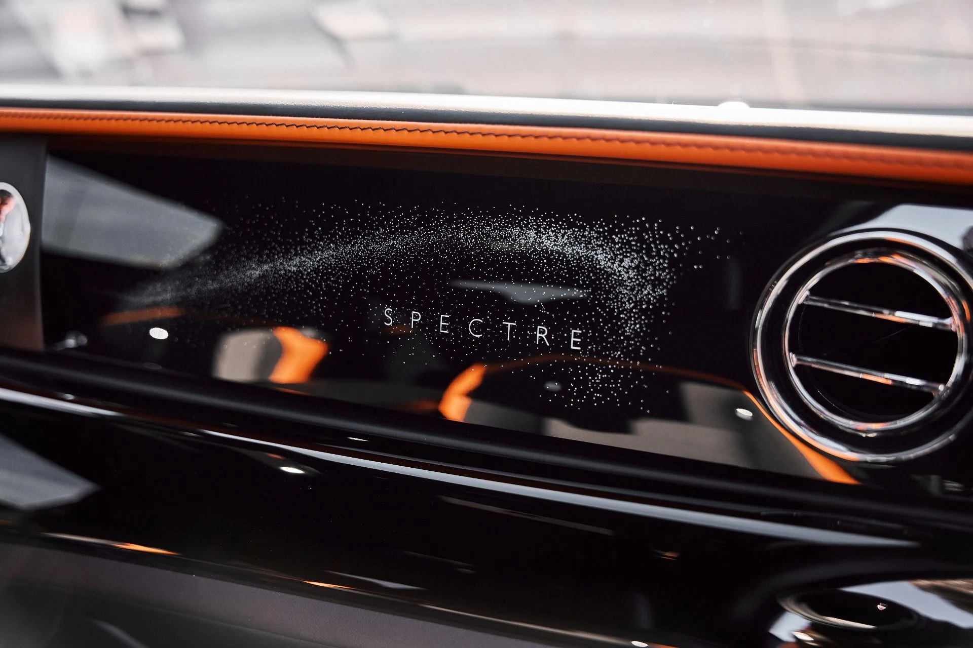 mph035_105997764_Used_2025_Rolls_Royce_Spectre_Base_1775246530_b993384a52