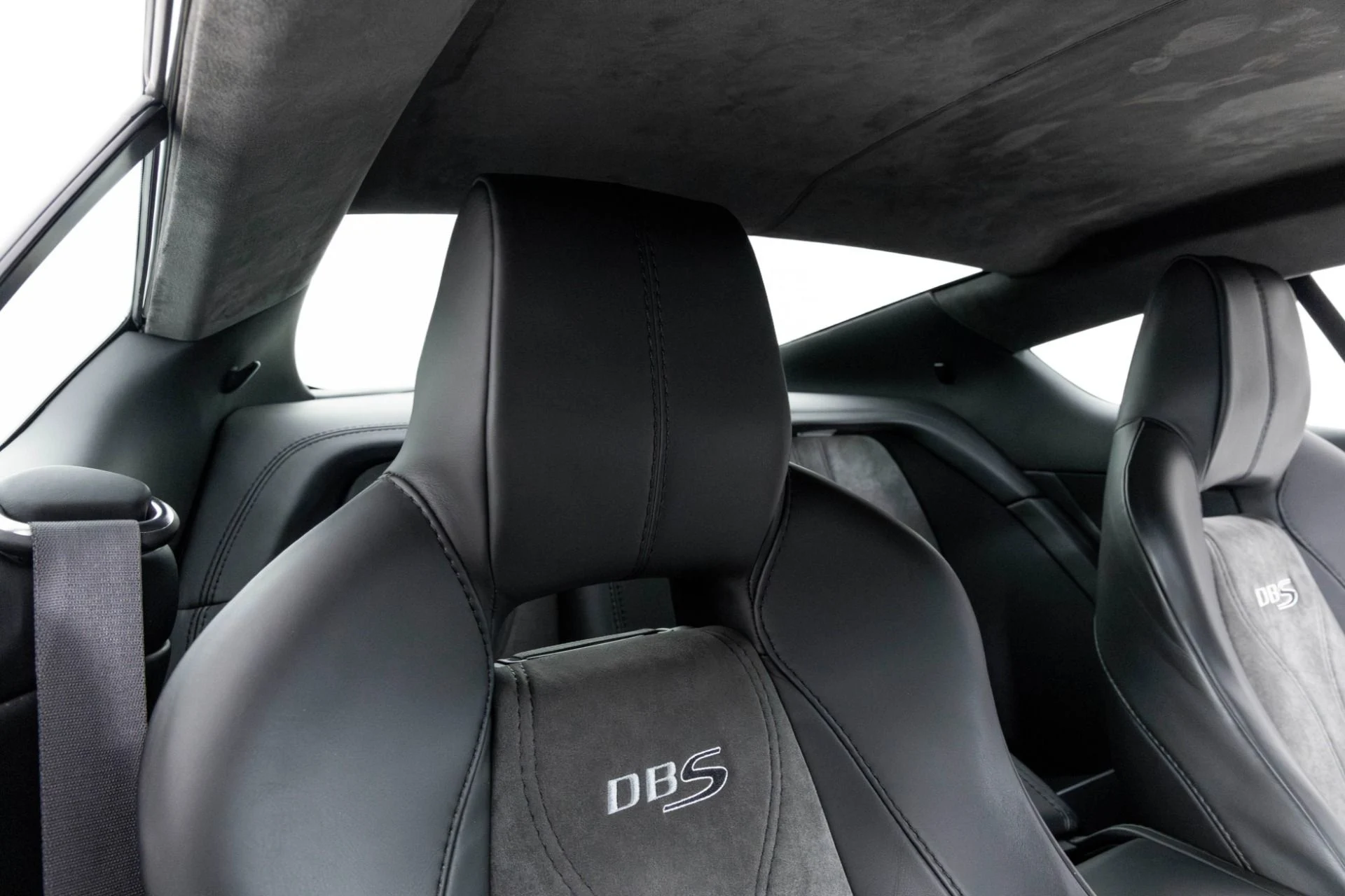 mph035_1060866399_Used_2009_Aston_Martin_DBS_1763602387_1b2b776531