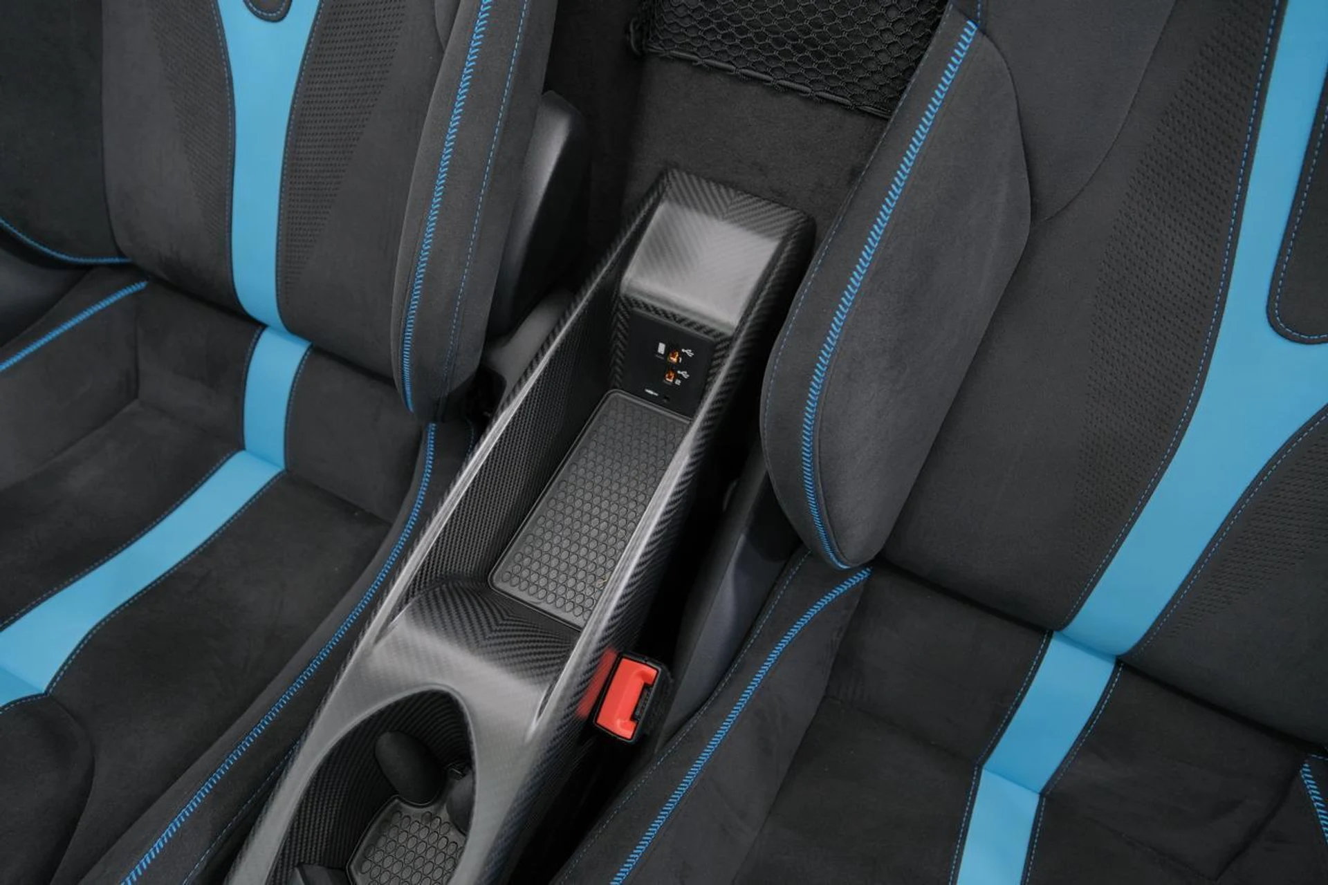 mph035_1075006276_128ec2dd9b34d2396324aa309a4022a1_719e999fb3