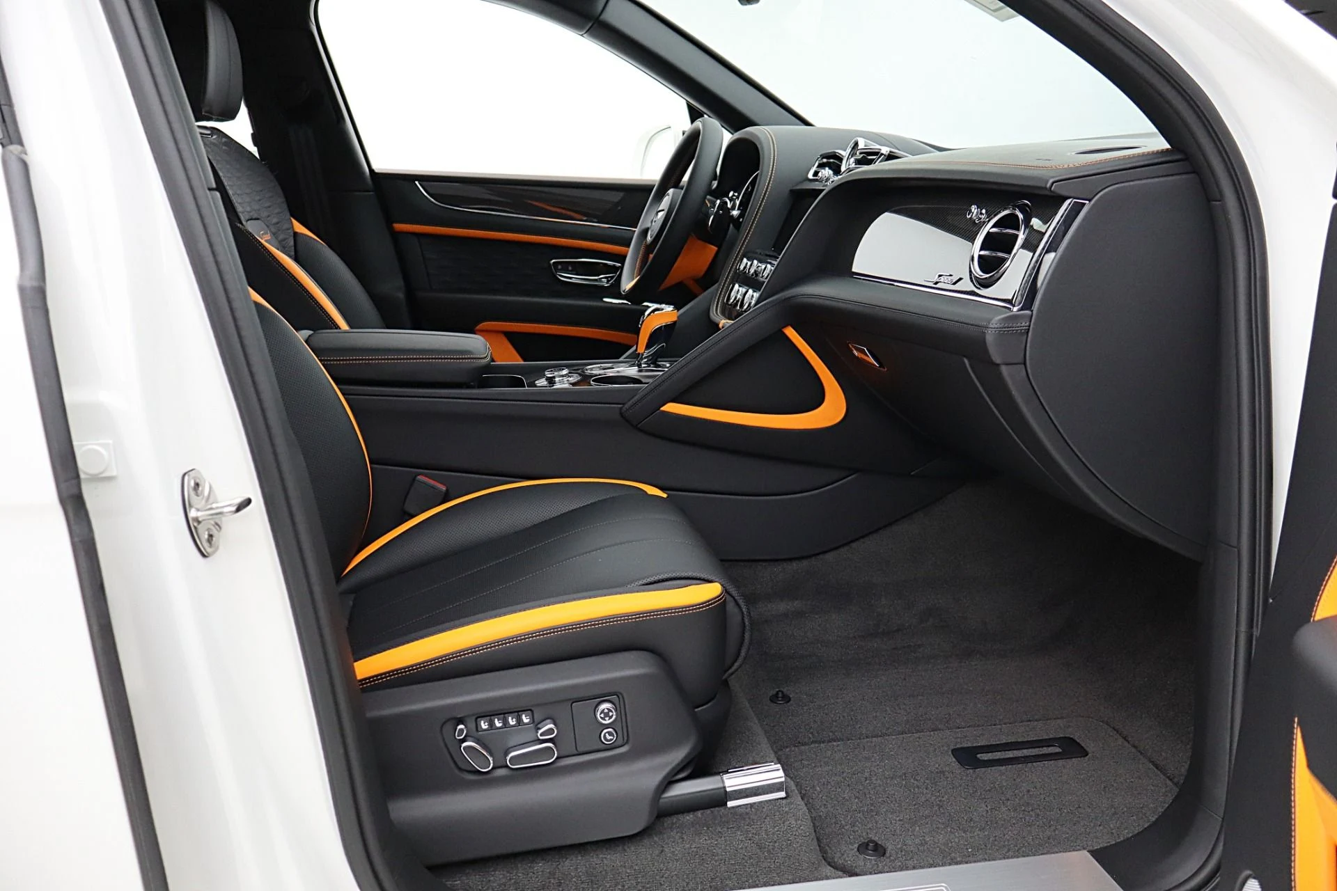mph035_1076714092_New_2026_Bentley_Bentayga_Speed_bed774317d