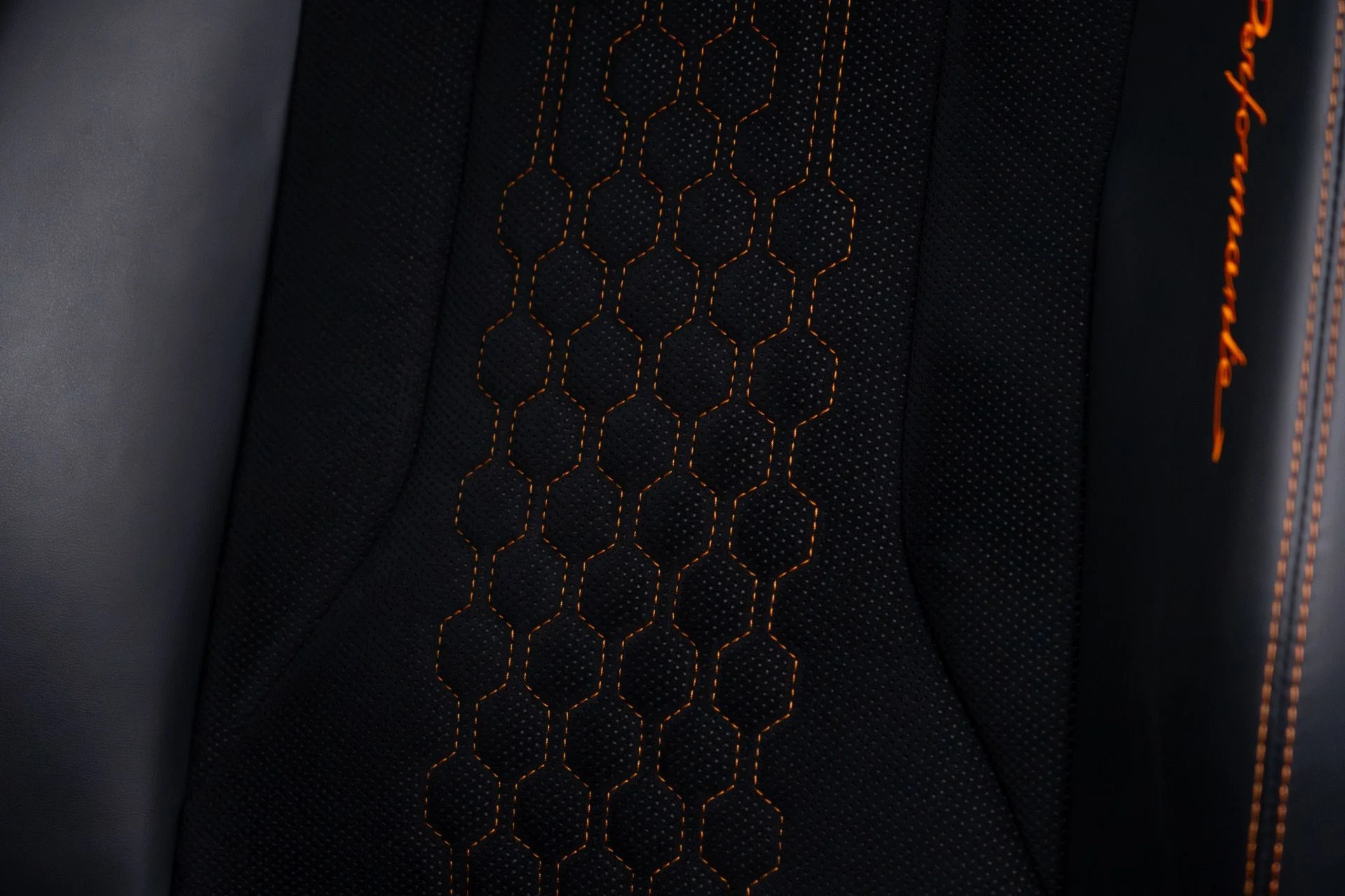 mph035_1092394761_Used_2023_Lamborghini_Urus_Performante_1764644913_2fcfa3e74b