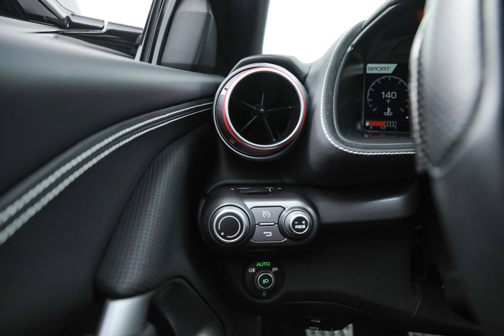 mph035_1105386060_9ef557db5e8001756318b81b00cf0f0a_957f6f6923