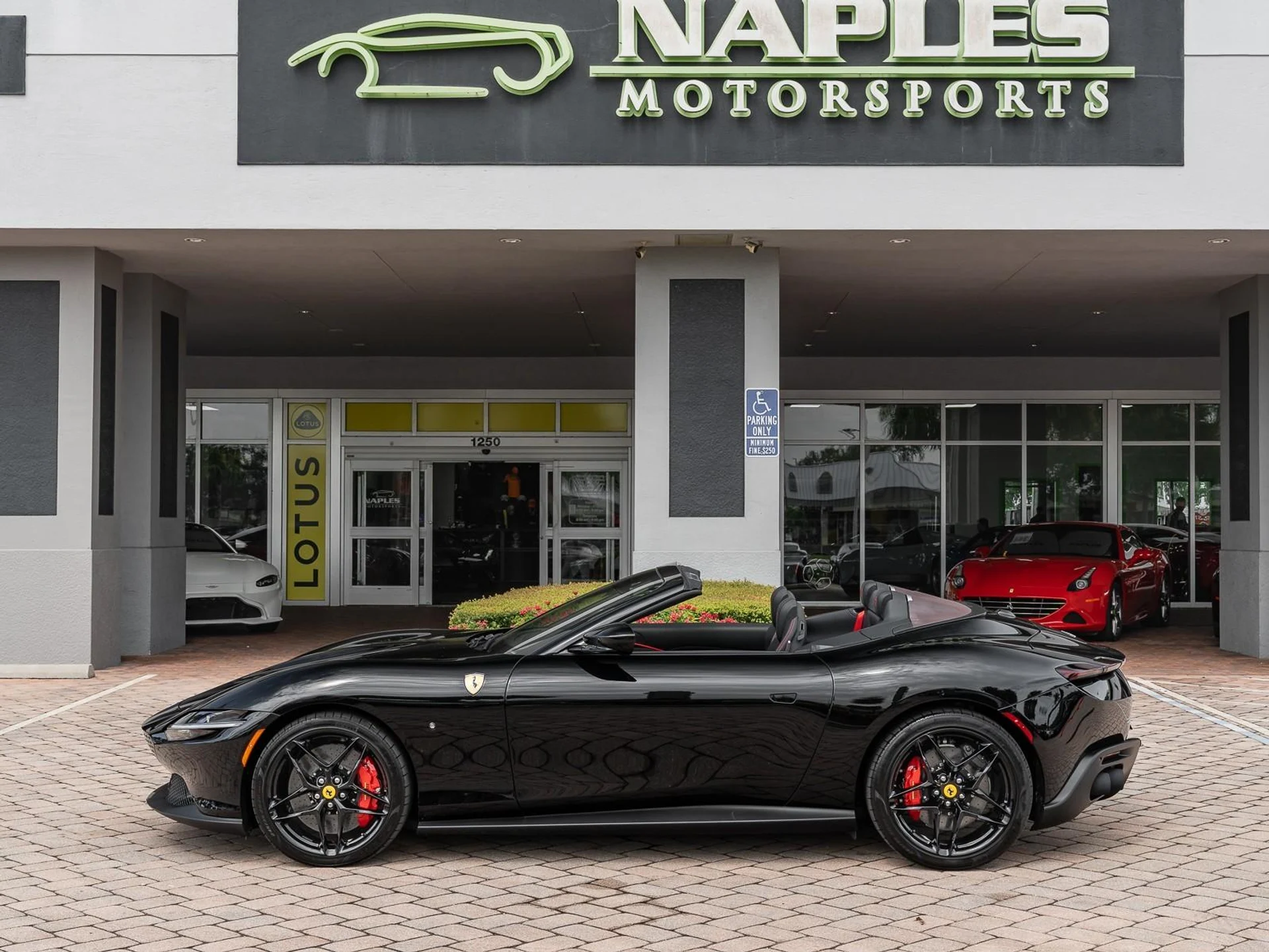mph035_1108424909_Used_2025_Ferrari_Roma_Spider_1757020238_edb335385e