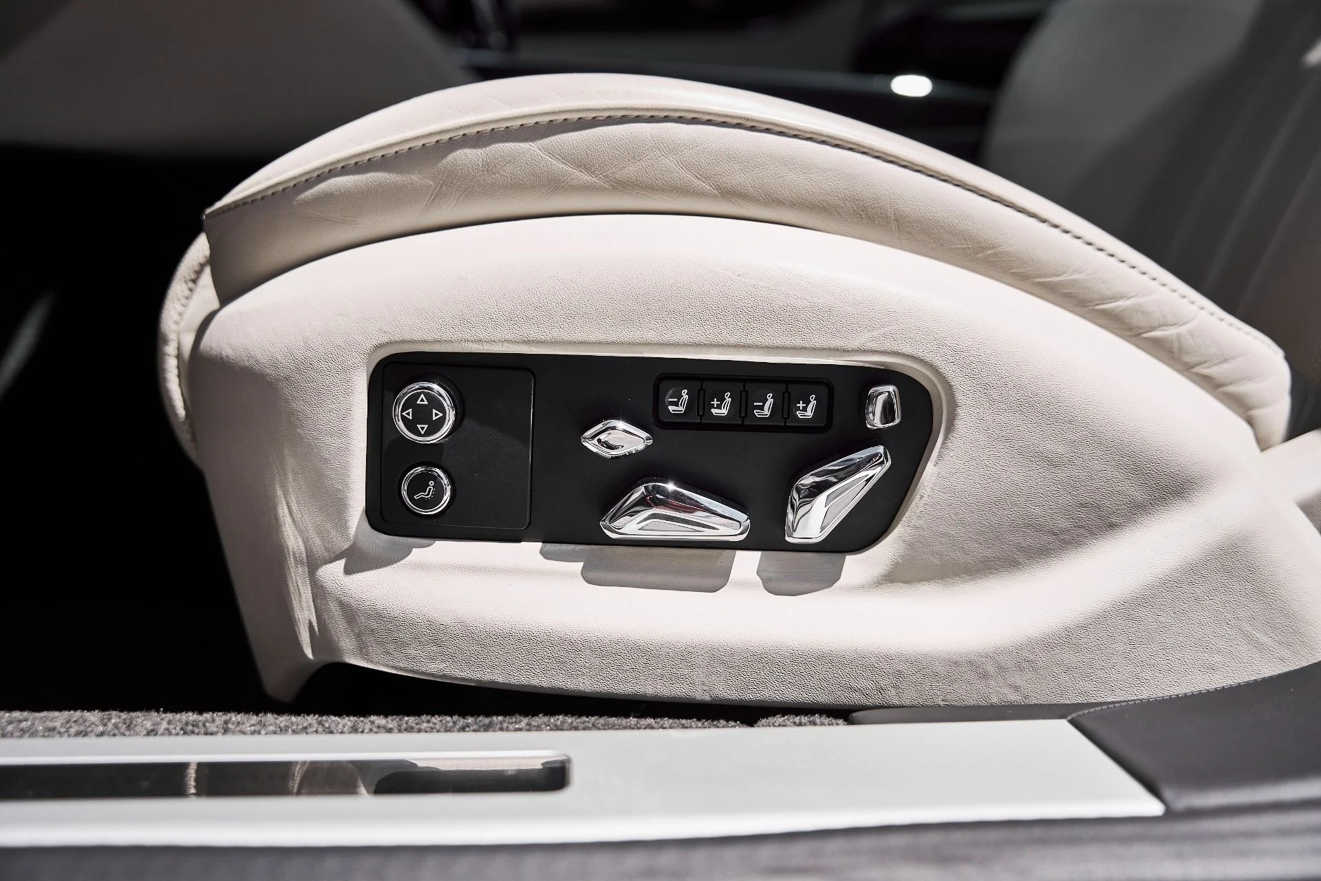 mph035_1116636957_Used_2021_Bentley_Flying_Spur_V8_1780617136_13b00c23bc