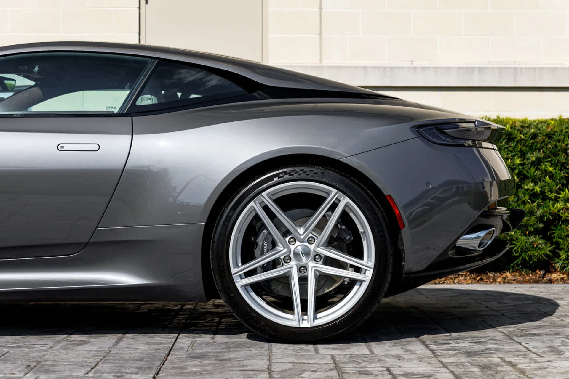 mph035_111841380_36_b17eb06488