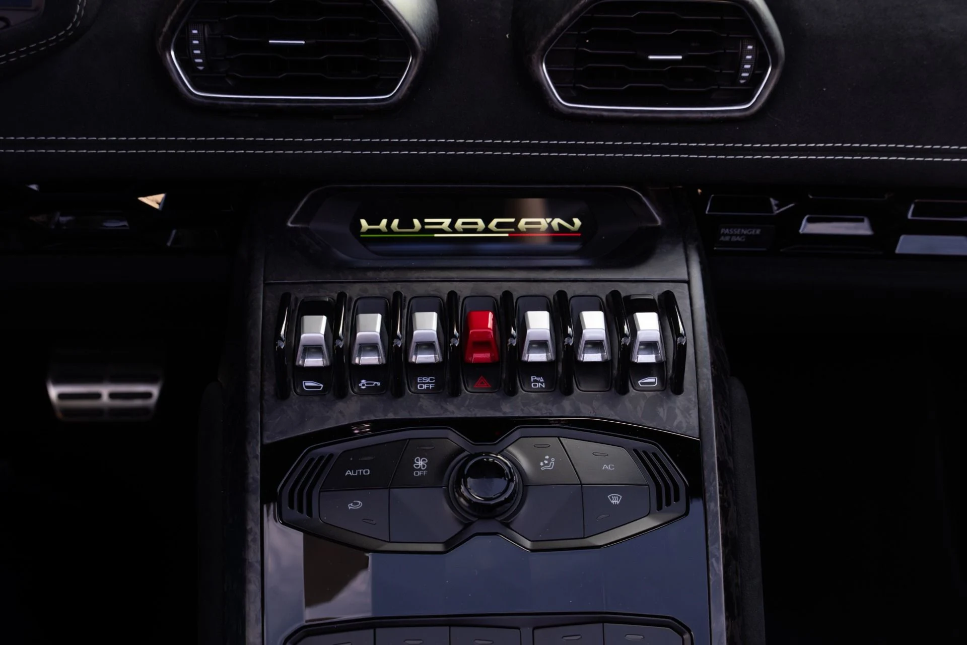 mph035_1124011625_Used_2018_Lamborghini_Huracan_LP_640_4_Performante_Spyder_1772832369_47baf1f99d