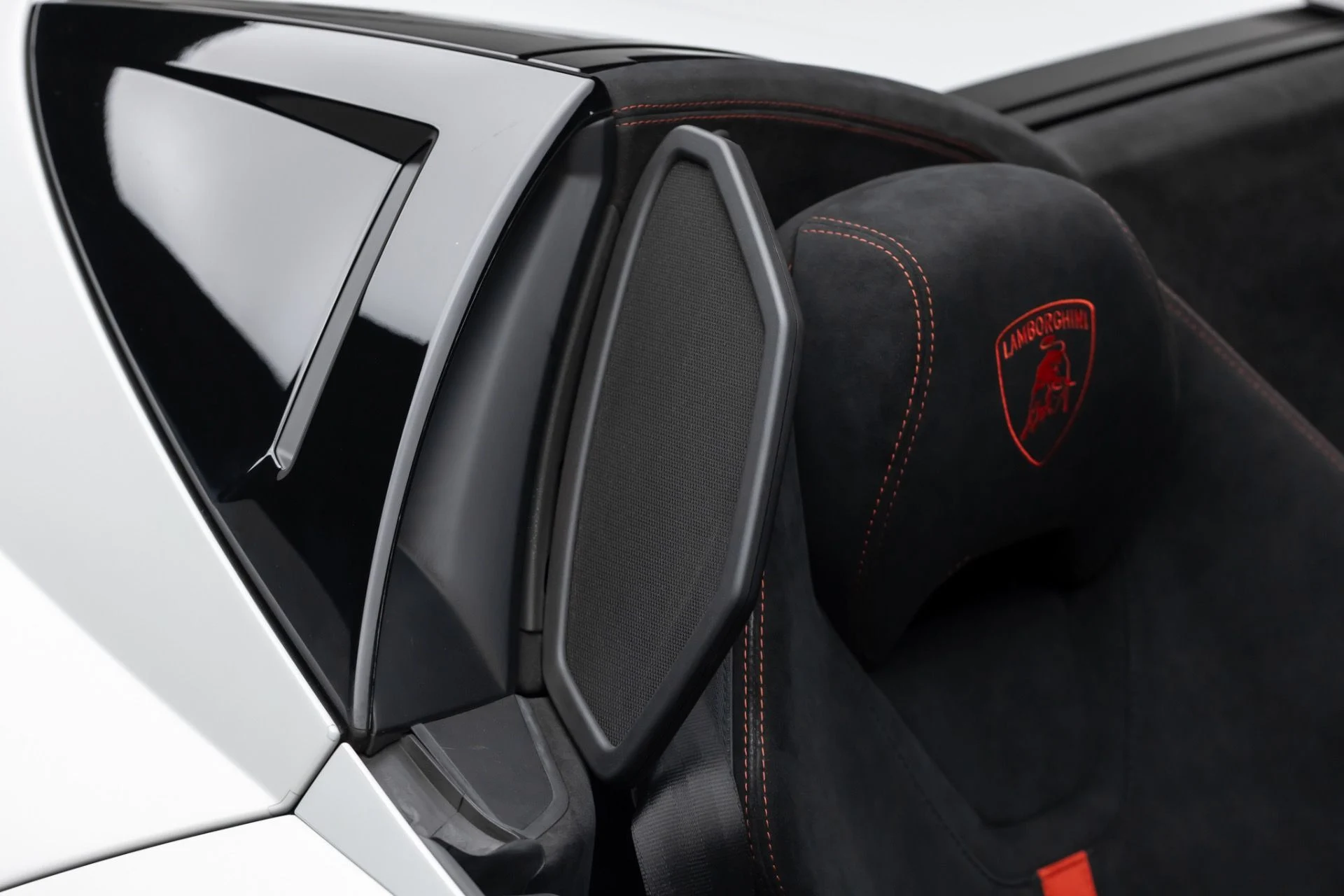 mph035_1125557878_Used_2019_Lamborghini_Huracan_LP_640_4_Performante_Spyder_1772145189_1aaf426492