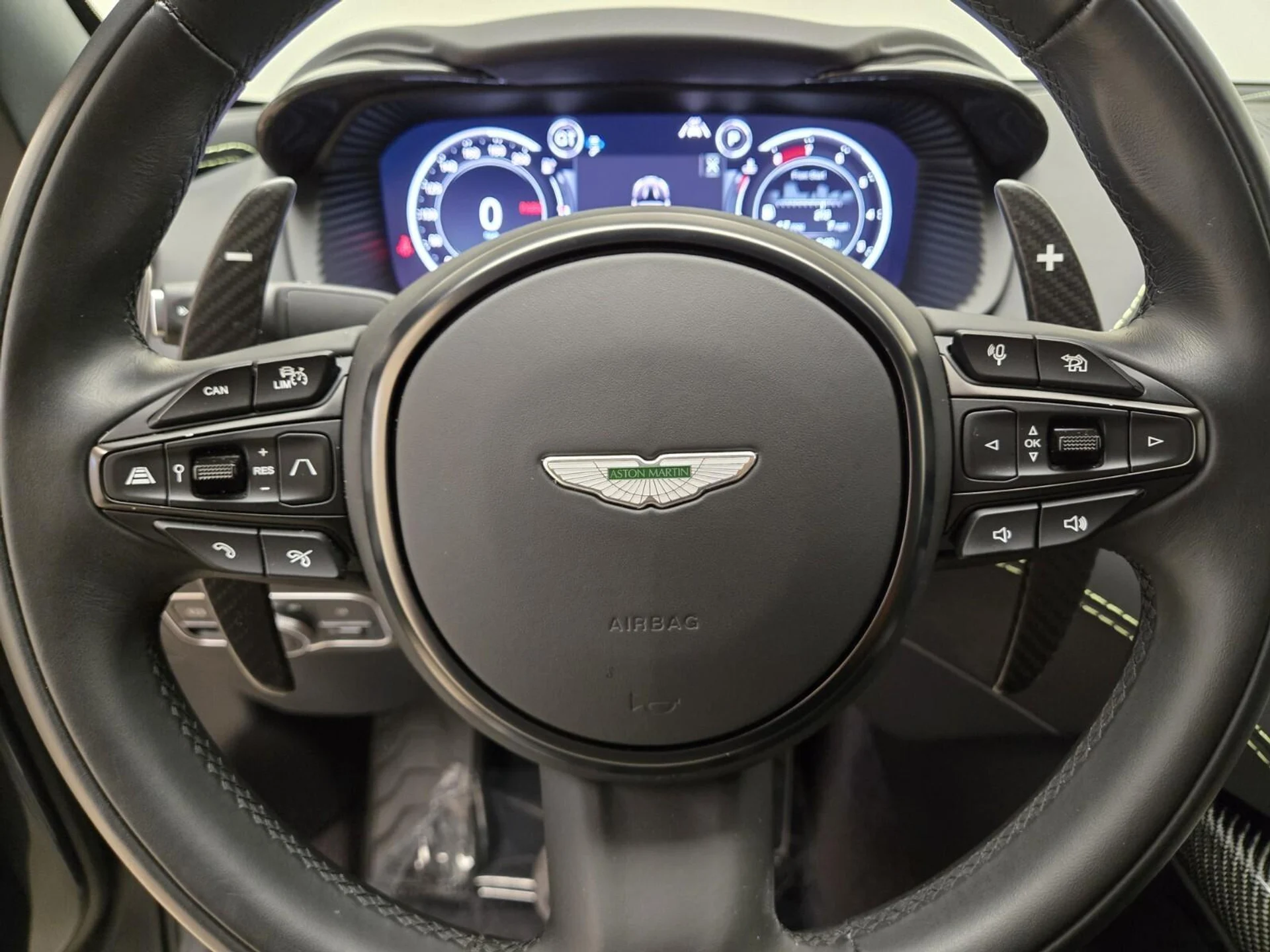 mph035_1130368321_Used_2023_Aston_Martin_DBX_707_1758610651_2c1e6d90cb