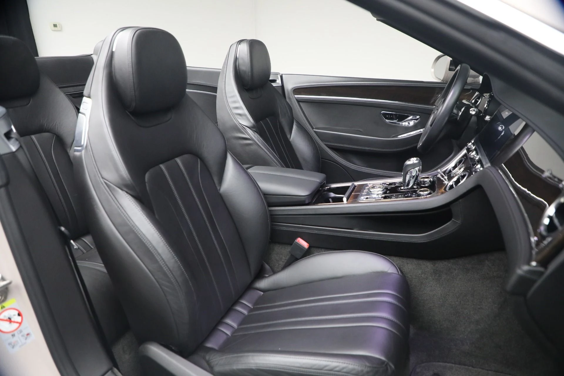 mph035_1149307963_Used_2020_Bentley_Continental_GTC_V8_1776967967_ed075f8dad