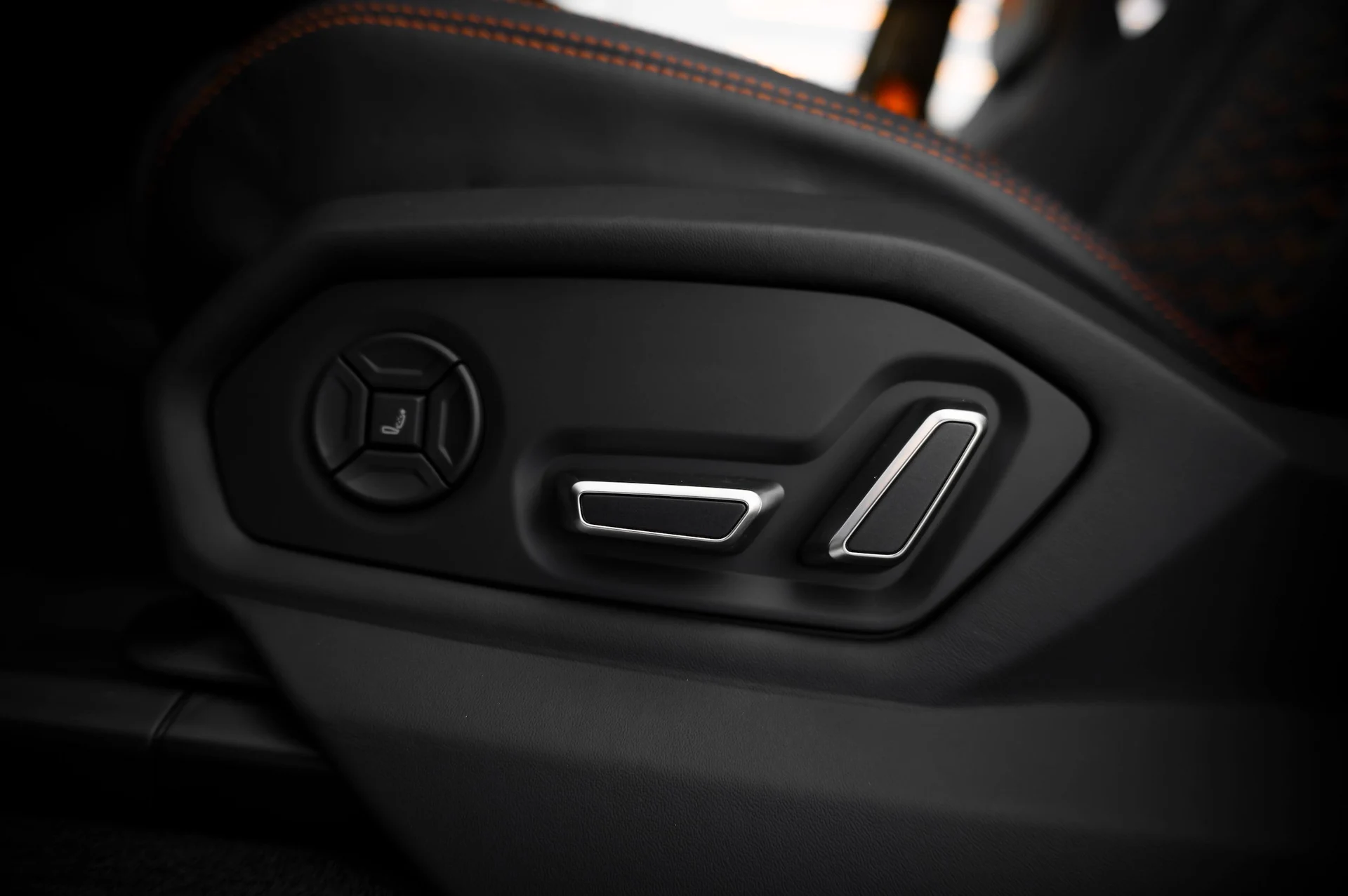 mph035_1155546844_1b8630ddda6e4ad6b99c3fc6f7c86136_0e89917c69