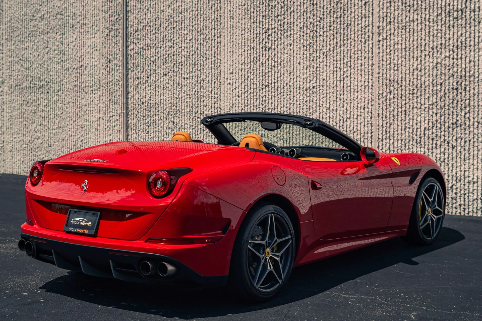 mph035_115818968_Used_2016_Ferrari_California_T_1777481400_511b044e61