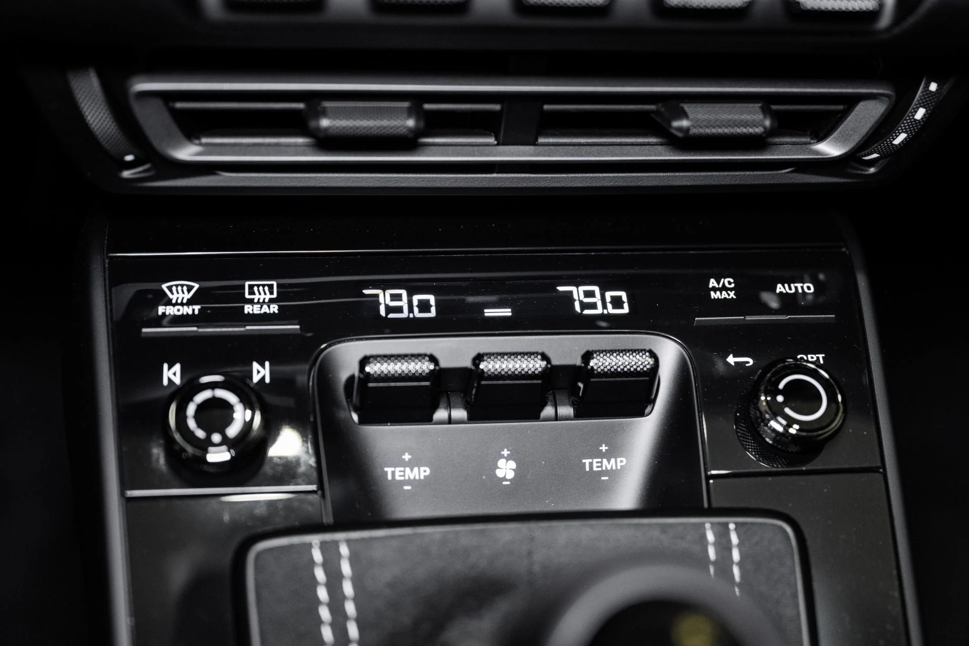 mph035_1168011489_Used_2022_Porsche_911_GT_3_1764089810_3242dc7dd8