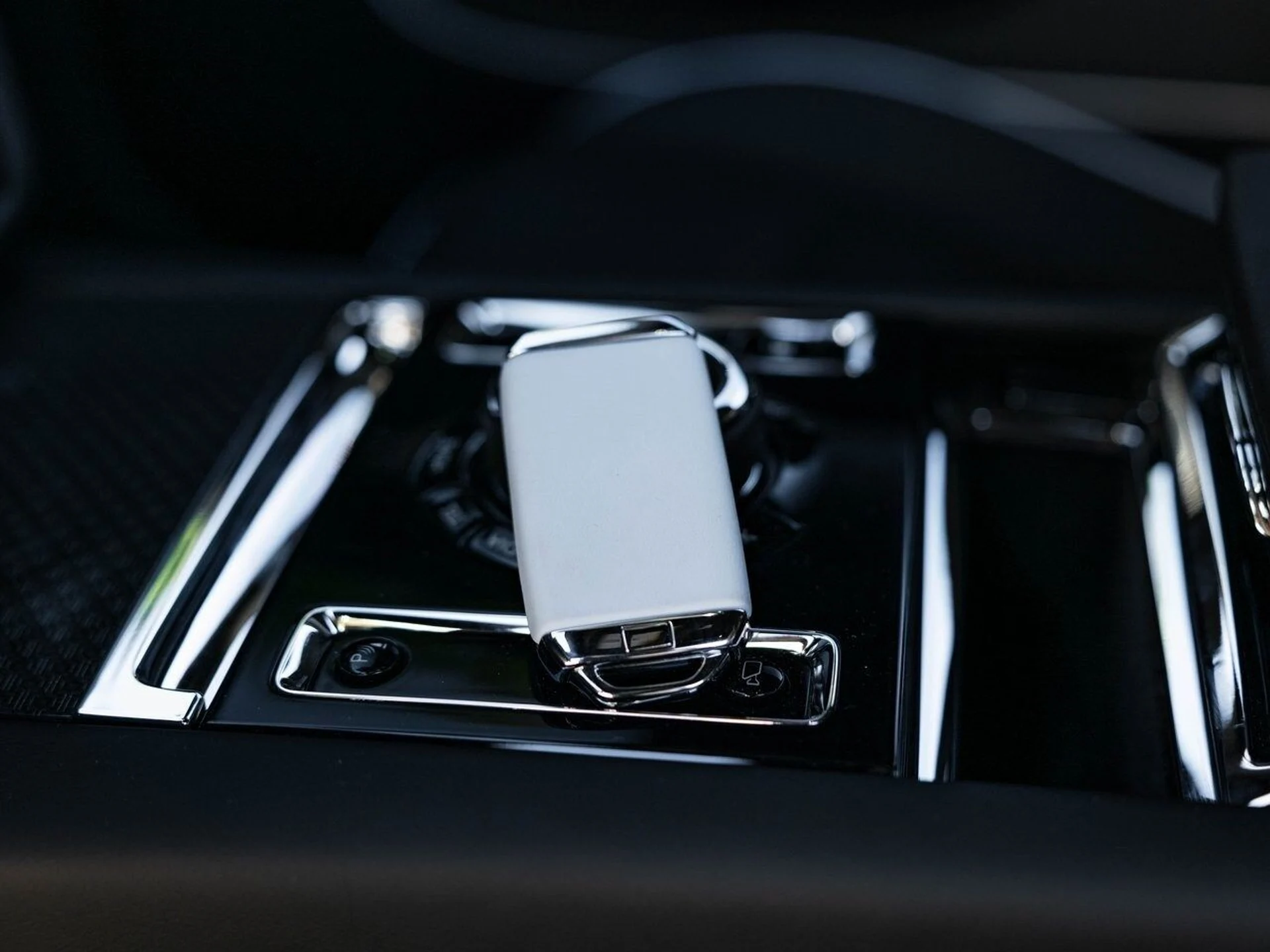 mph035_1177392968_e424f4aafe56ce393afde0c202a15787x_eb15f2d05f