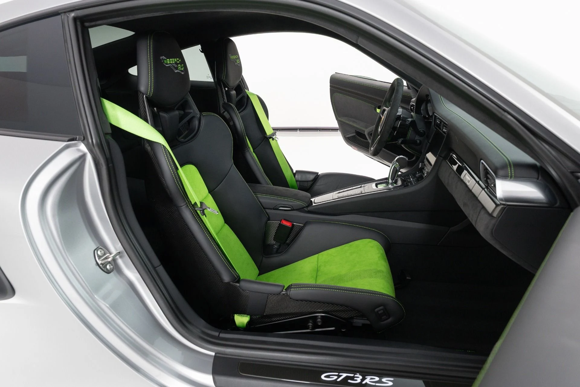 mph035_1181976230_Used_2019_Porsche_911_GT_3_RS_1786043999_18b0118299