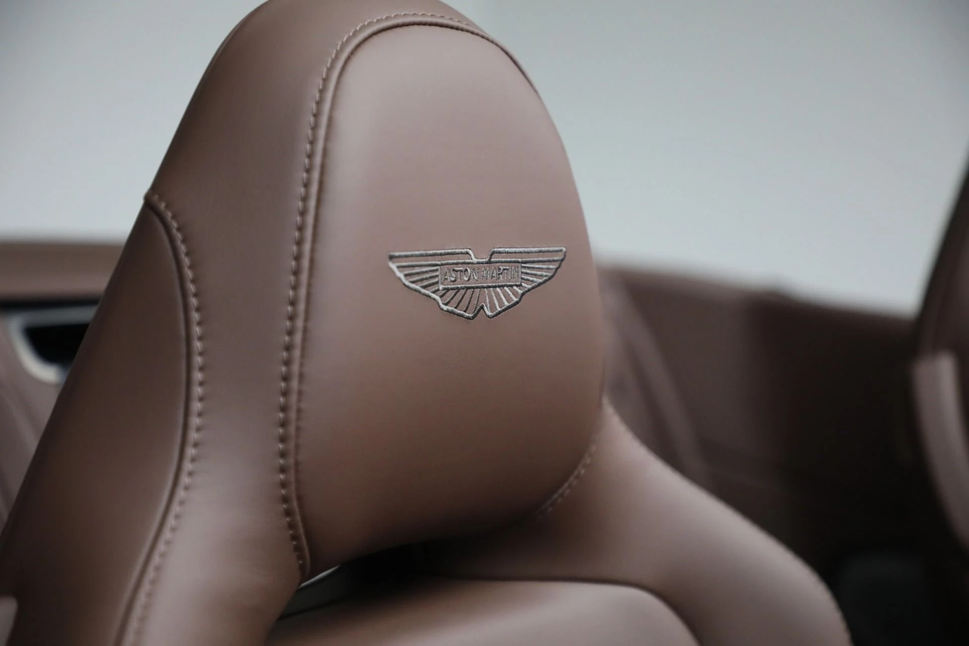 mph035_1182702810_New_2026_Aston_Martin_DB_12_Volante_2af640de14