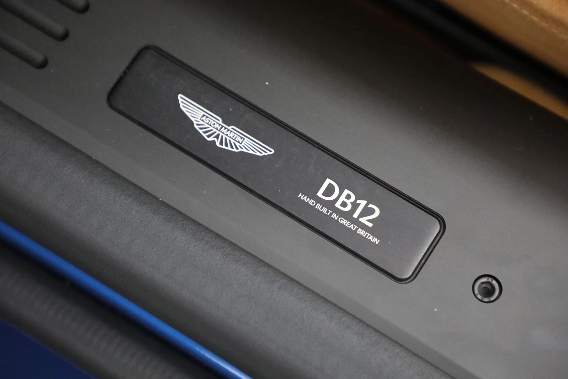 mph035_1198582941_New_2025_Aston_Martin_DB_12_Volante_edc3bb415b