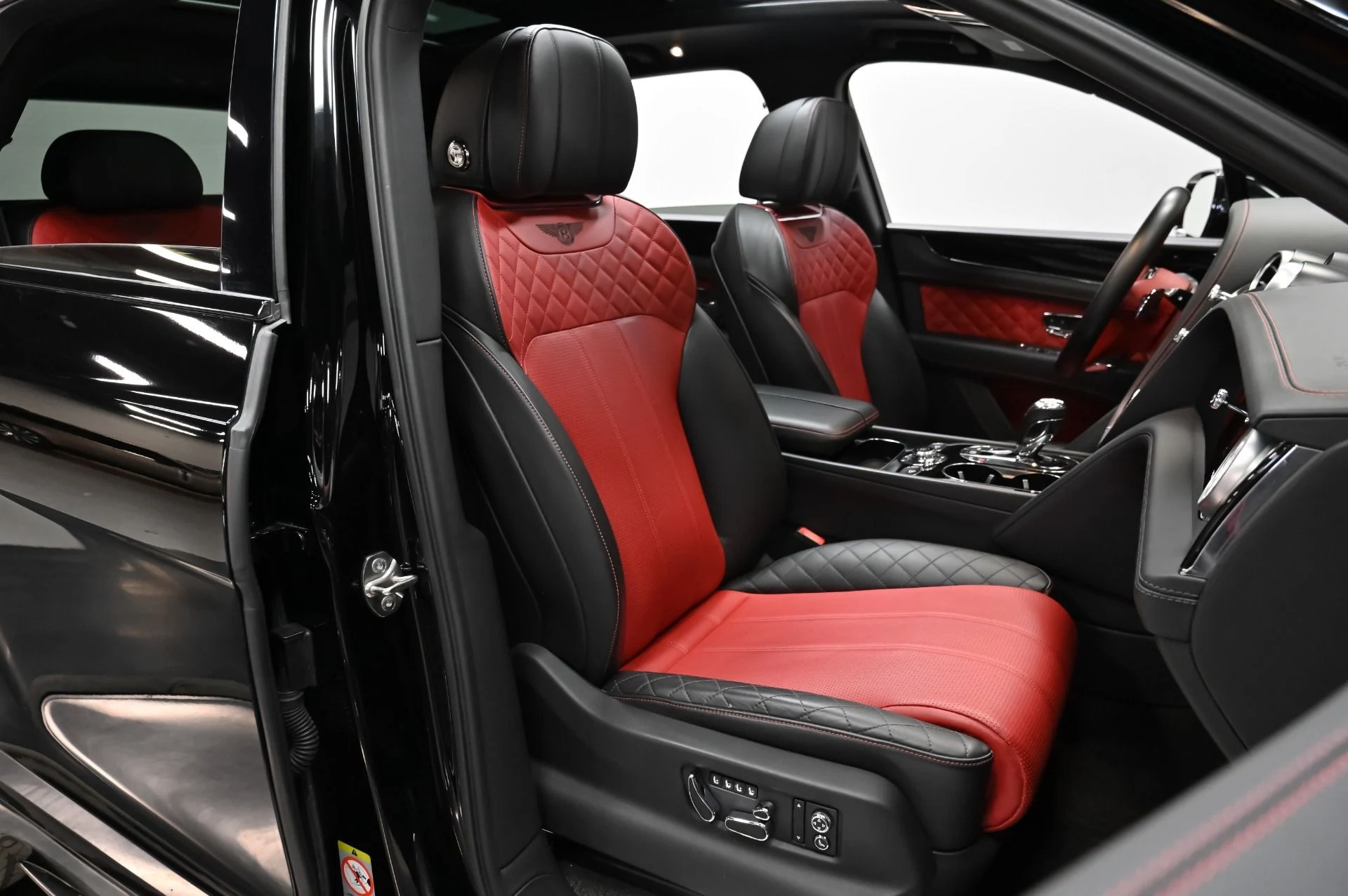 mph035_121116875_Used_2018_Bentley_Bentayga_W12_1759788100_69c7319432