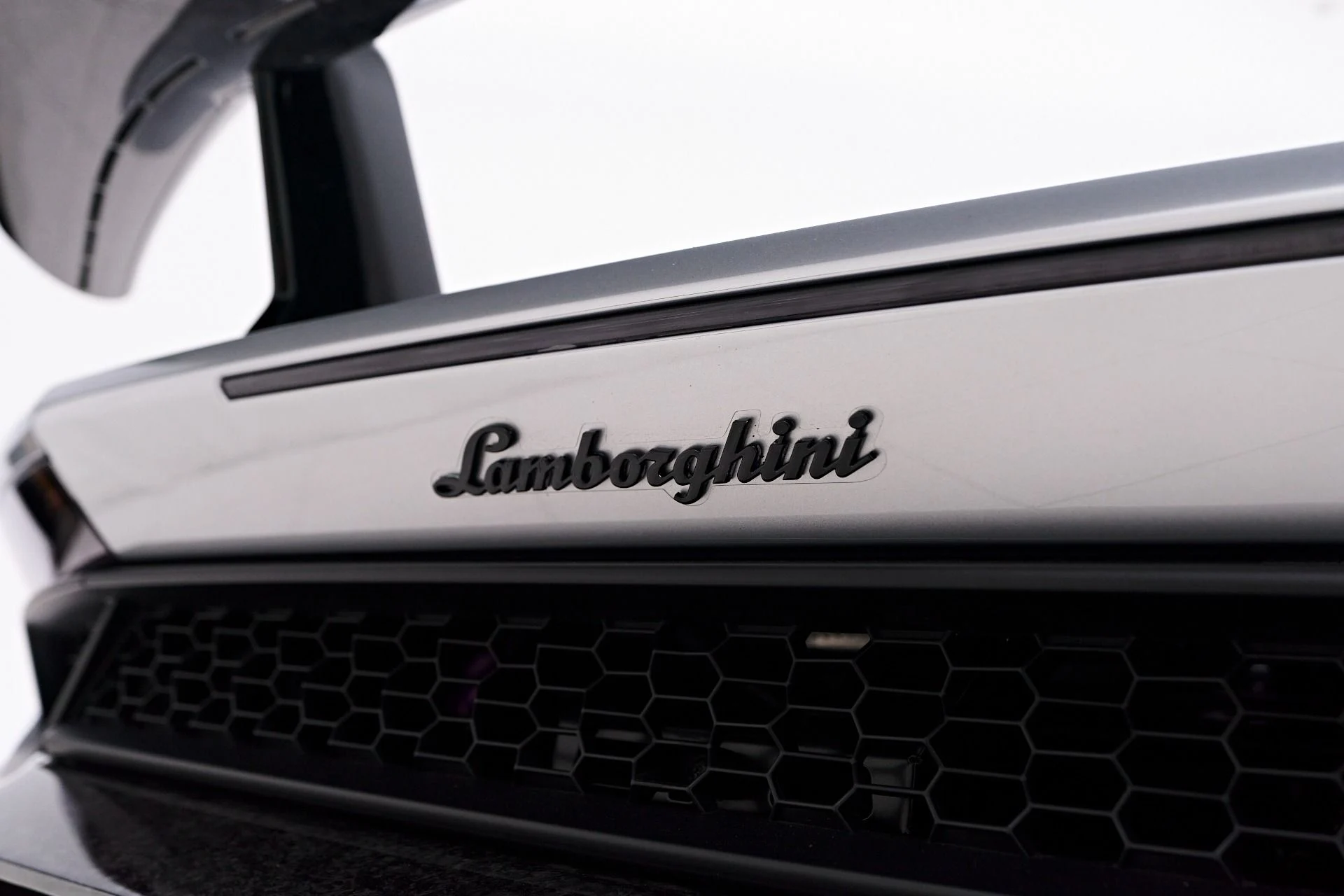 mph035_1219530763_Used_2018_Lamborghini_Huracan_Performante_1761069162_eff53f34b1